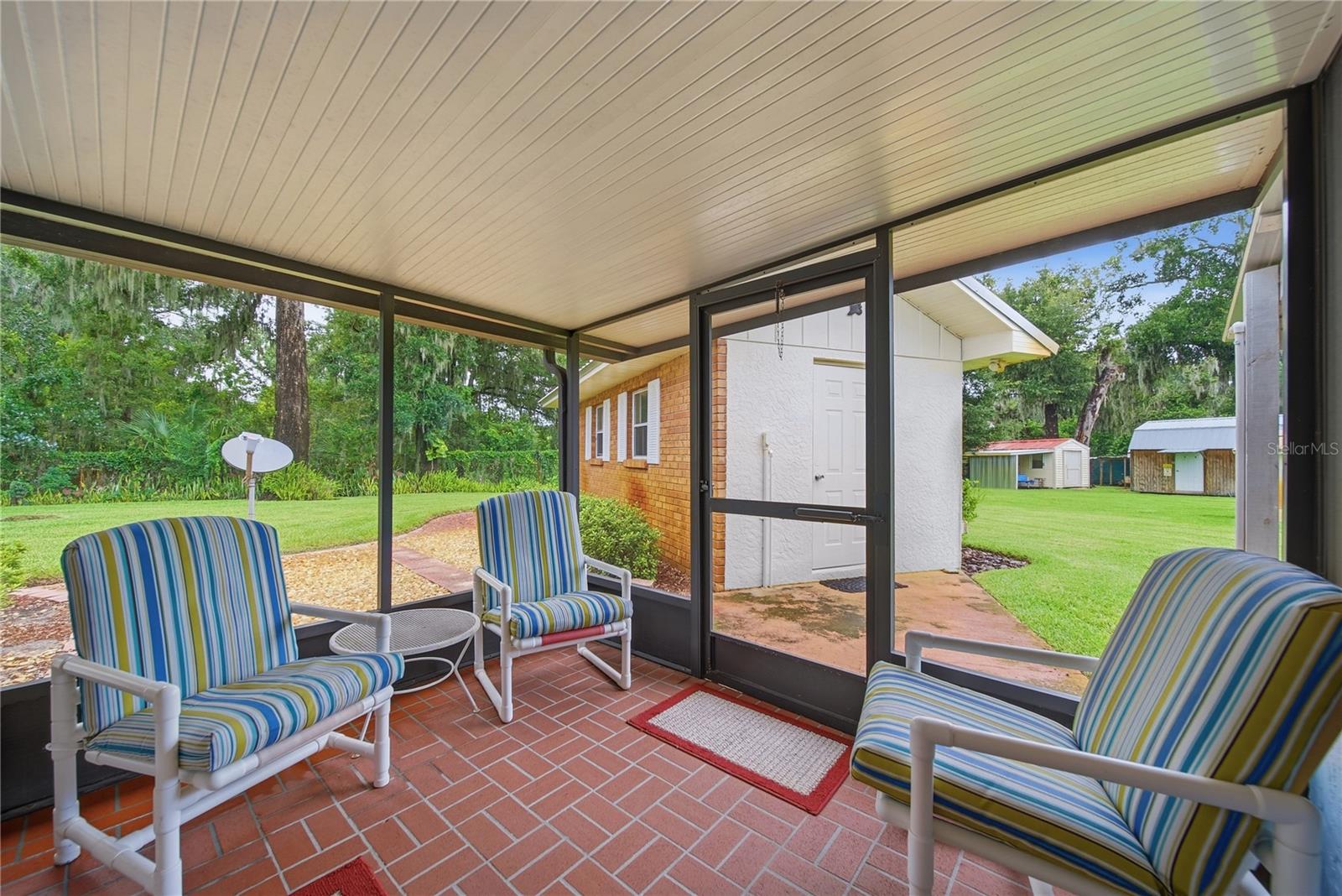 3704 THONOTOSASSA RD