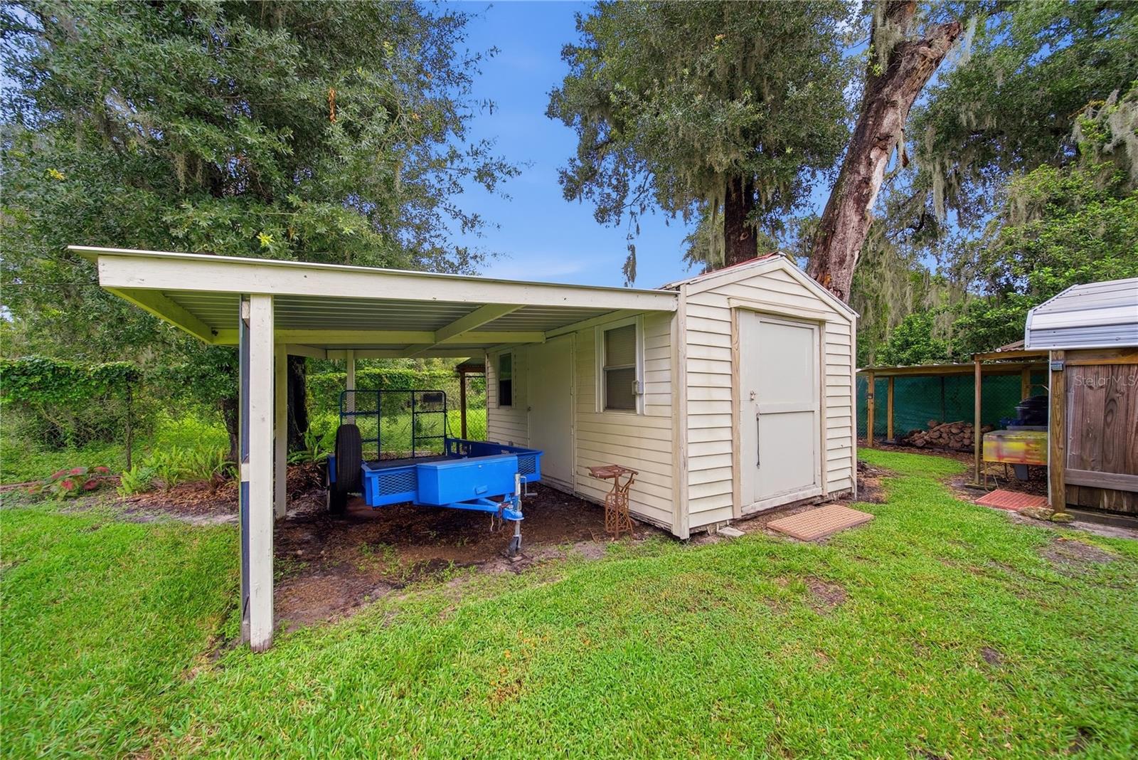 3704 THONOTOSASSA RD