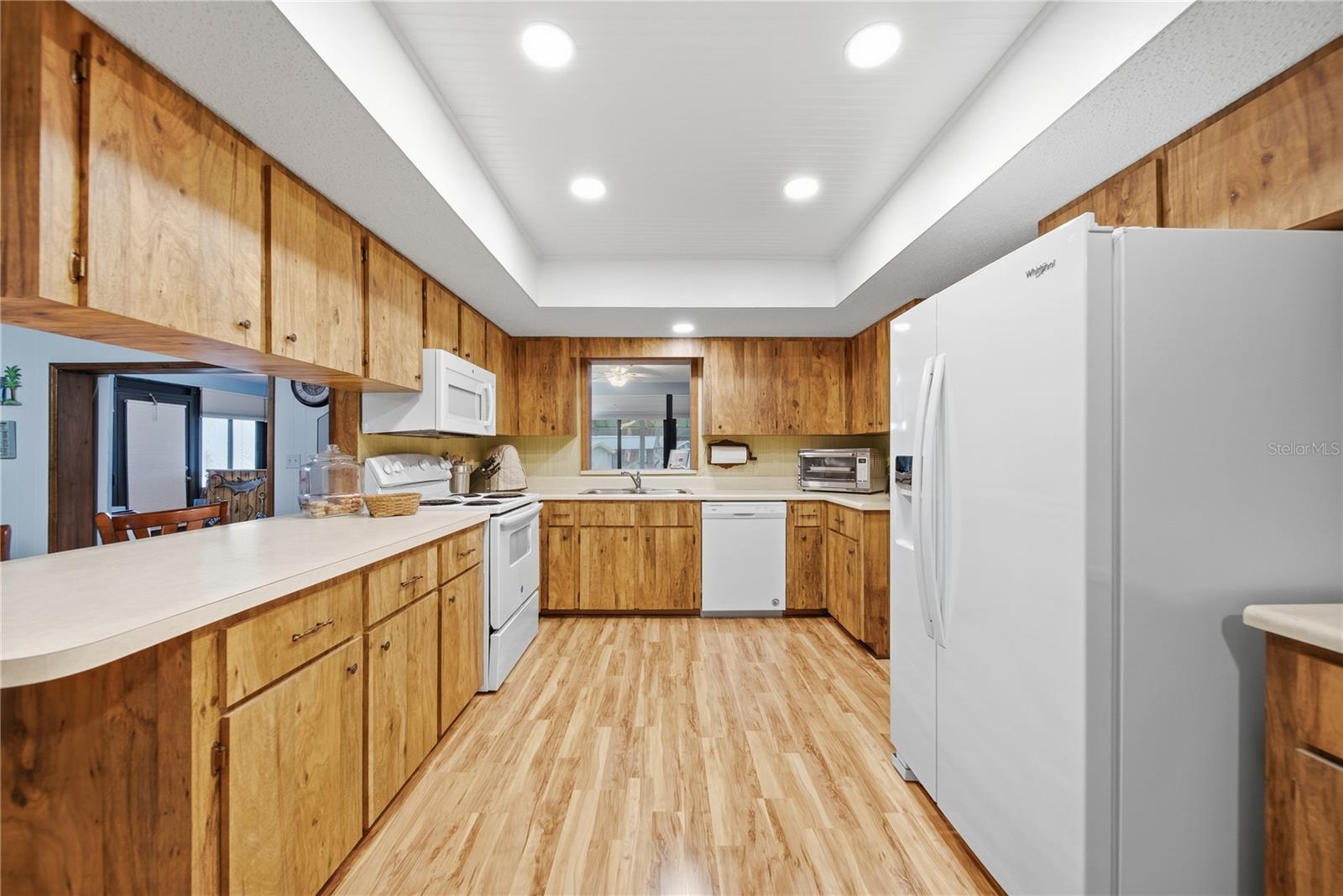 3704 THONOTOSASSA RD
