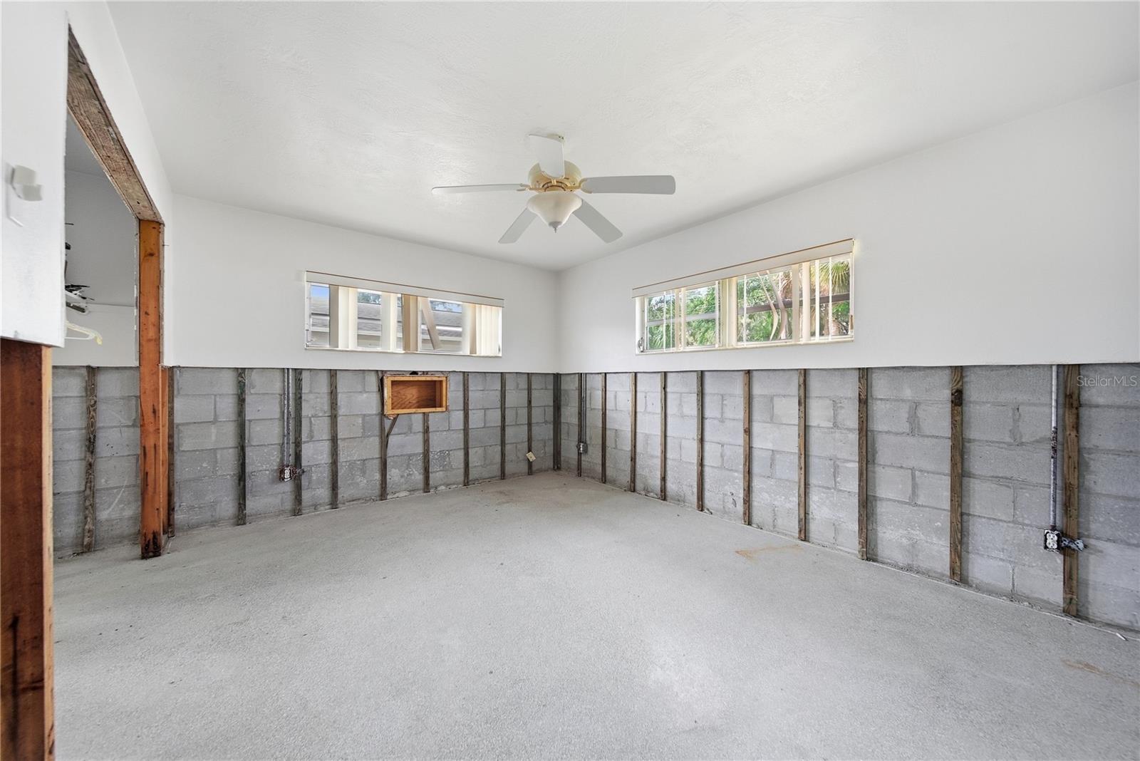 4000 INDIANAPOLIS ST NE