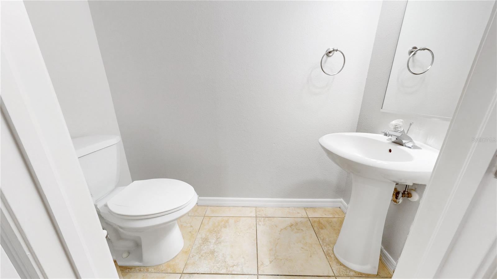 8549 HUNTERS KEY CIR