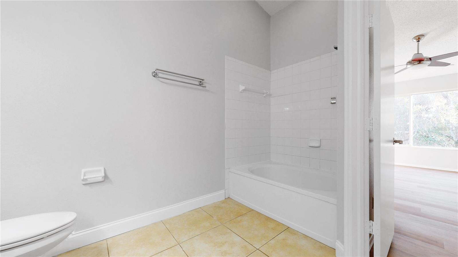 8549 HUNTERS KEY CIR