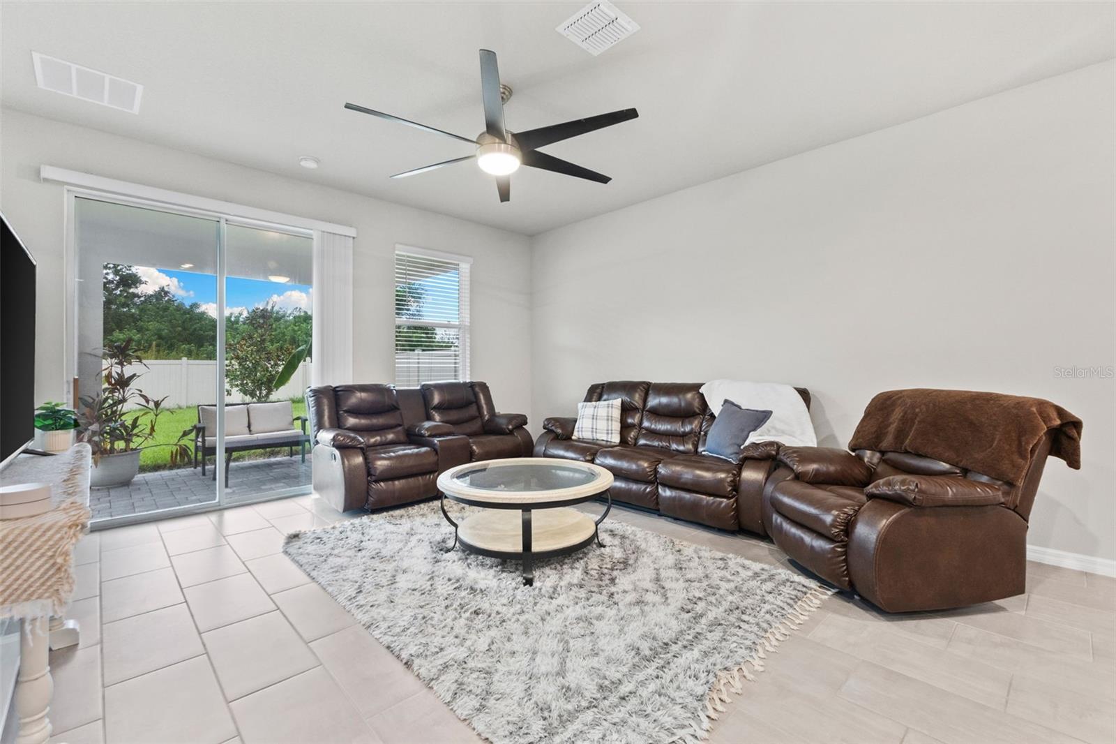 5315 LOS ROBLES CT