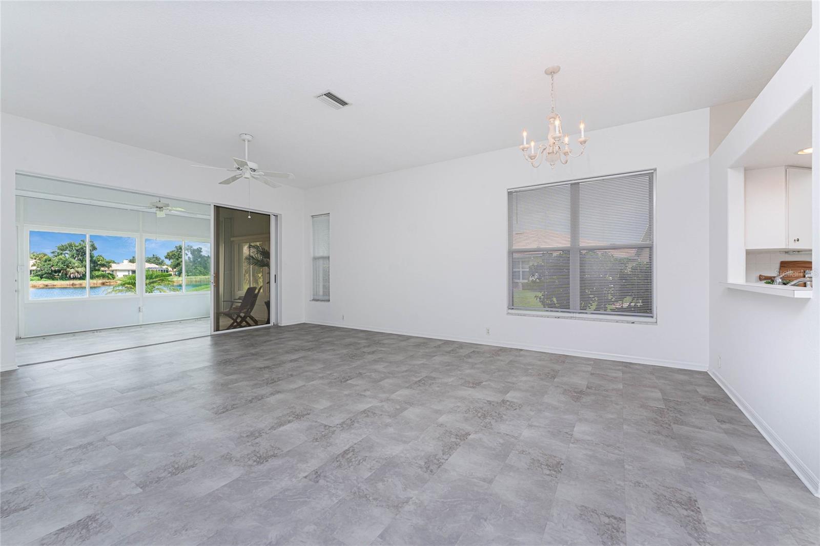 6730 GREENVIEW LN