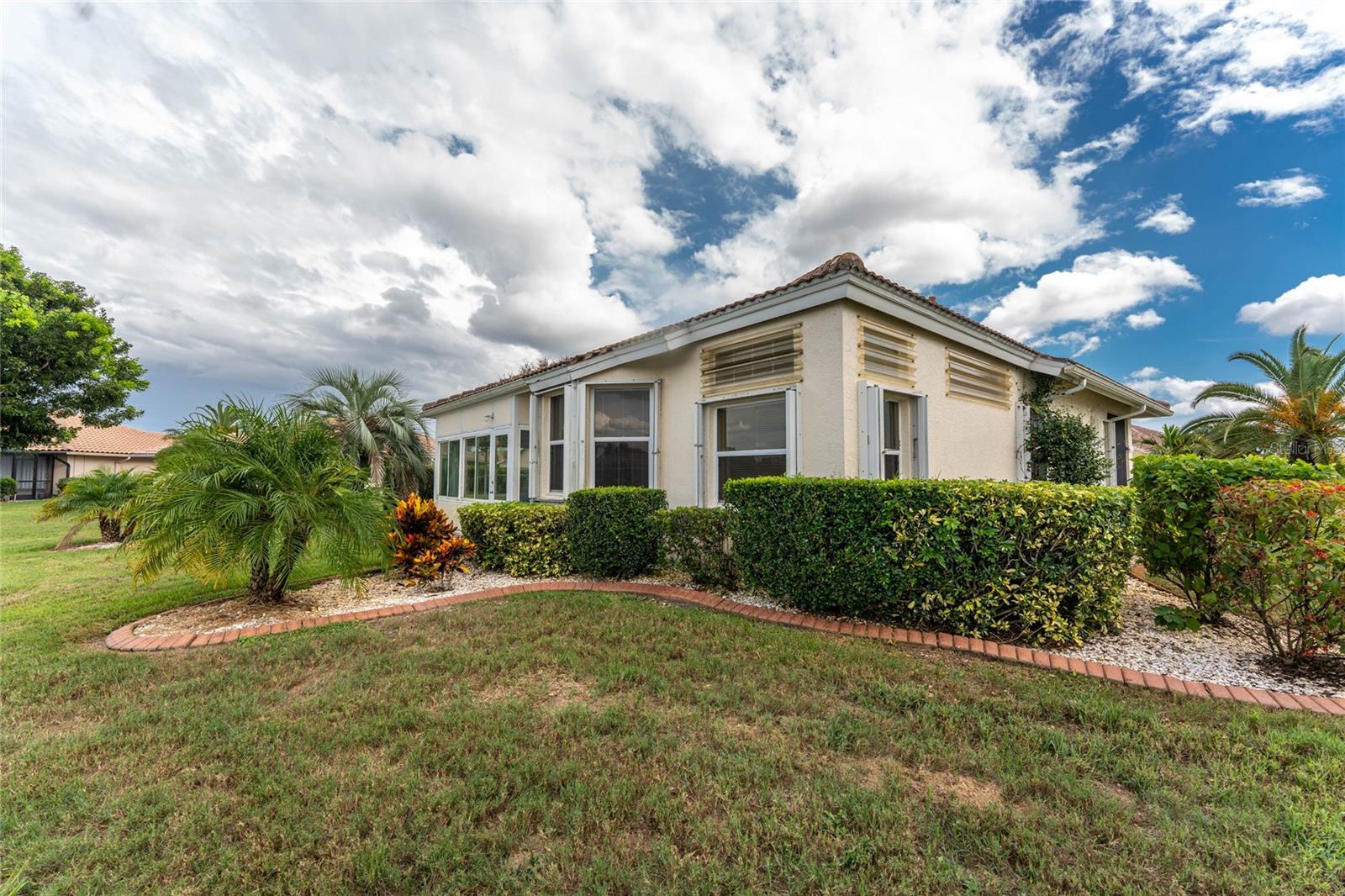 6730 GREENVIEW LN