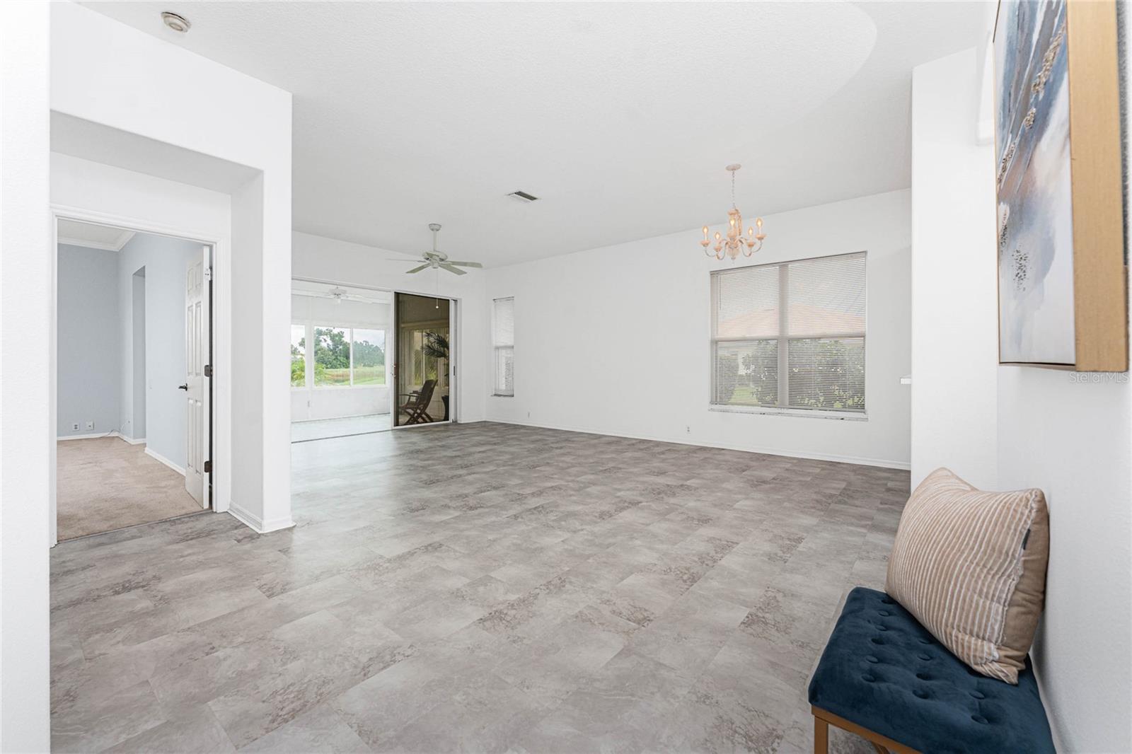 6730 GREENVIEW LN