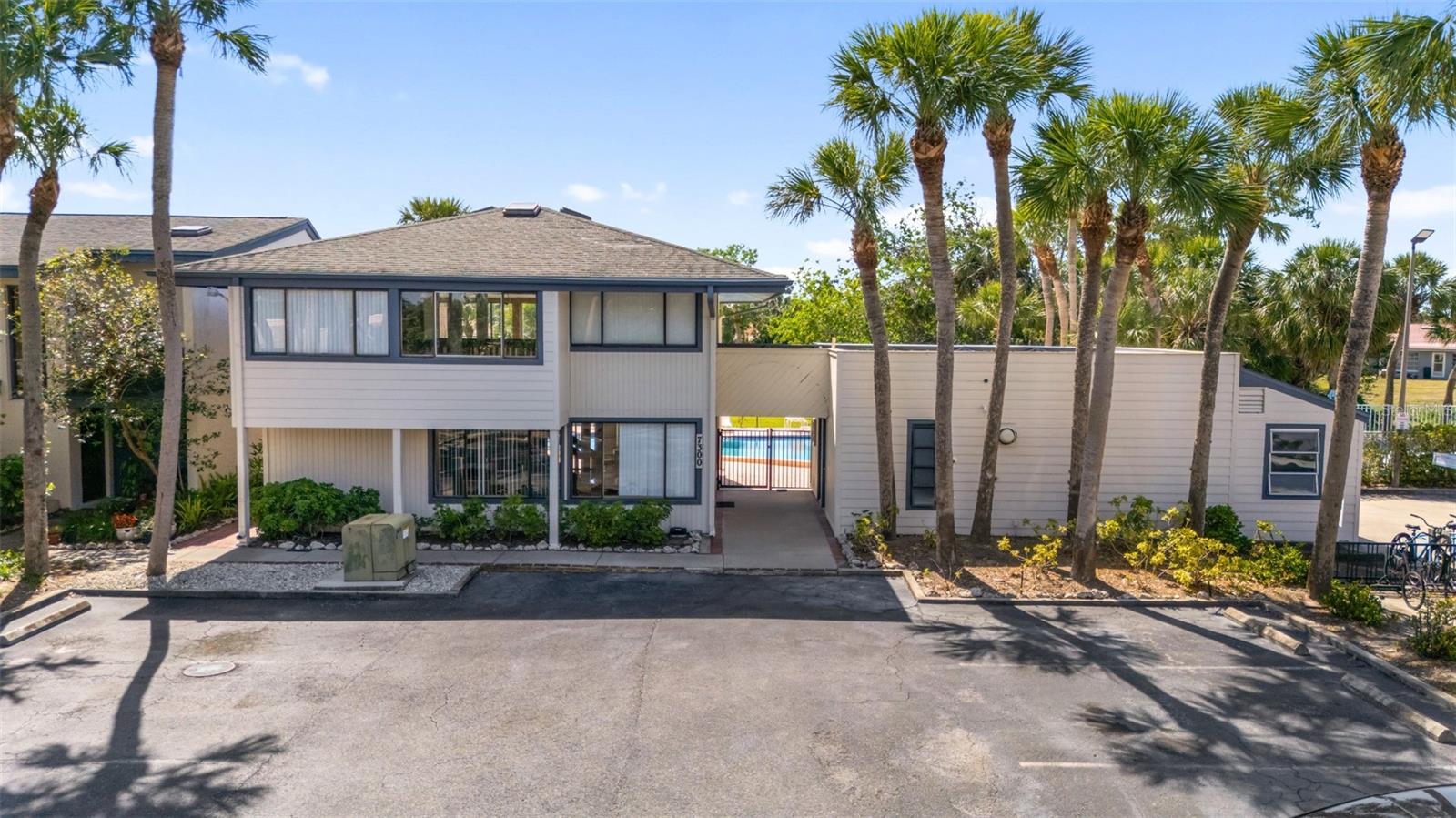 7218 CLOISTER DR #7218