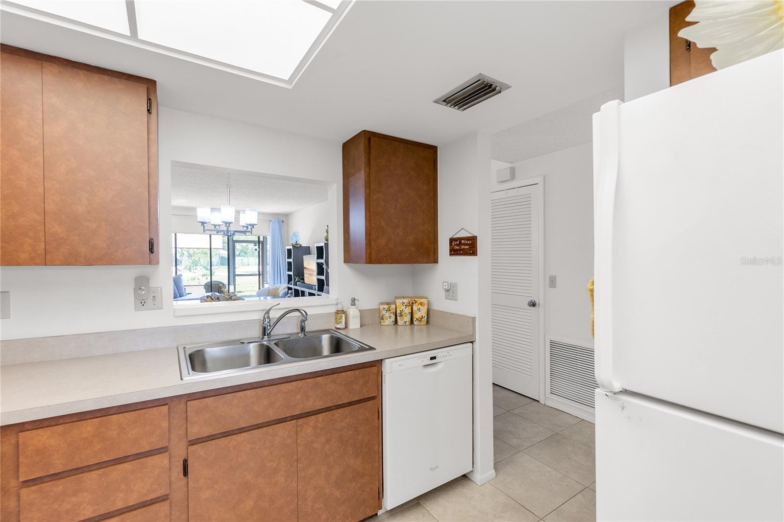 7218 CLOISTER DR #7218