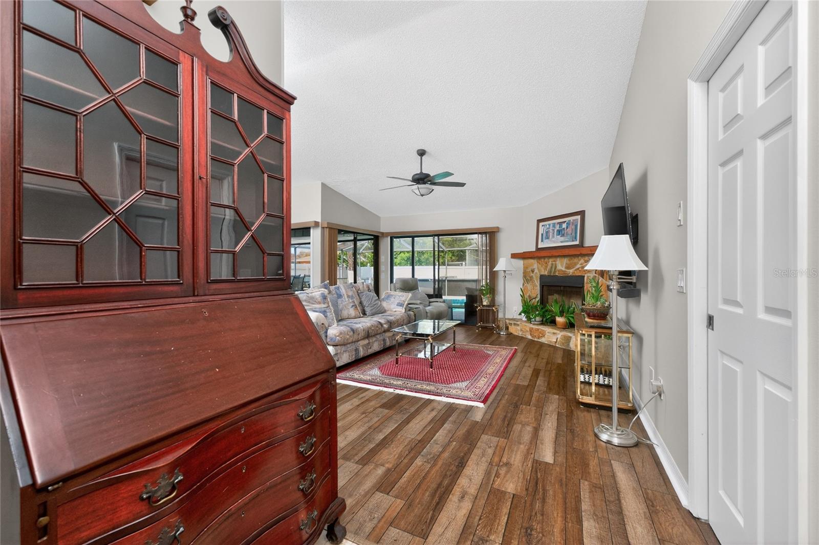 9340 SAINT CATHERINE AVE