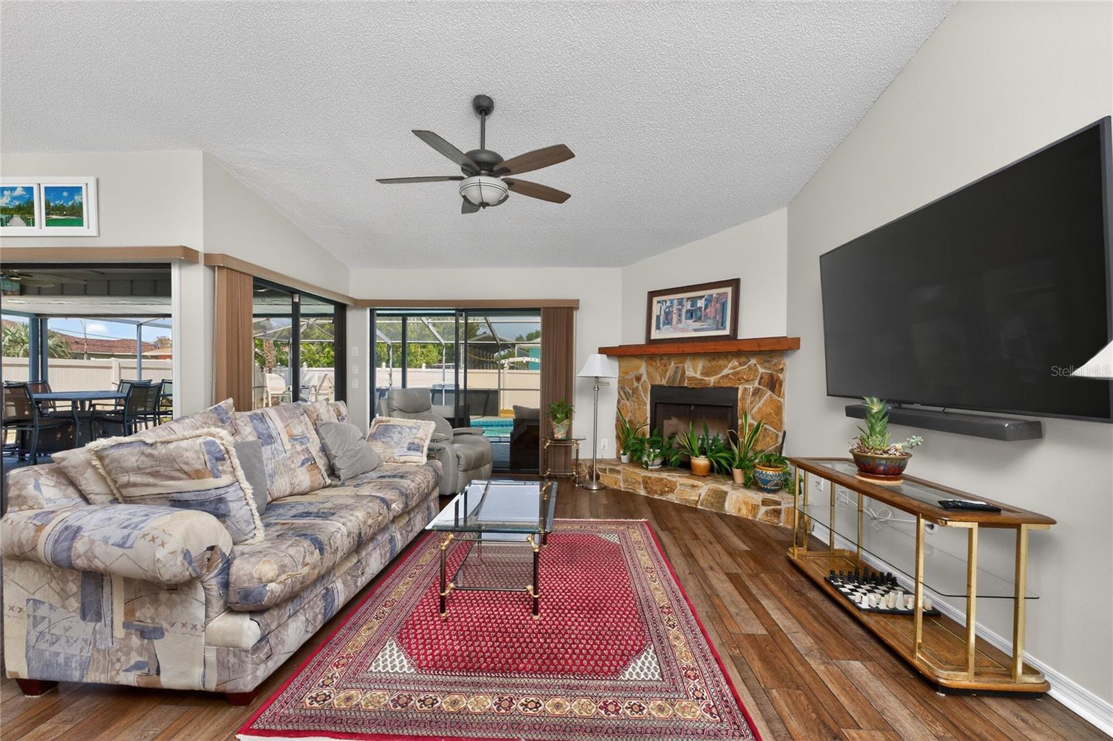 9340 SAINT CATHERINE AVE