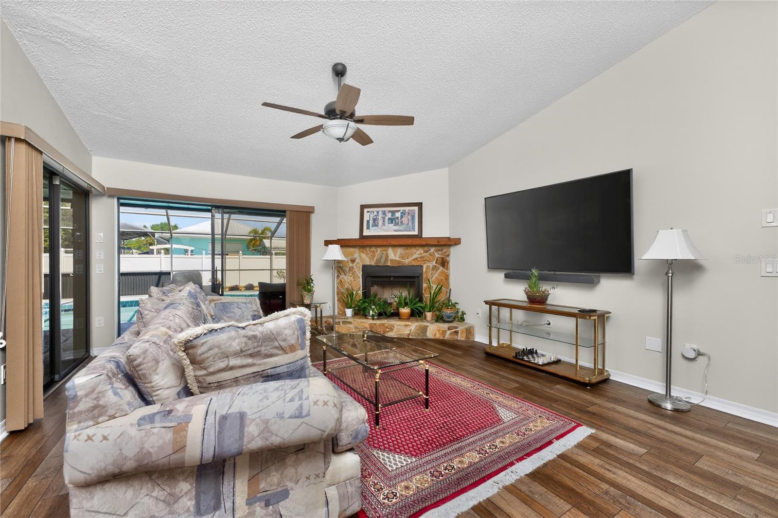 9340 SAINT CATHERINE AVE