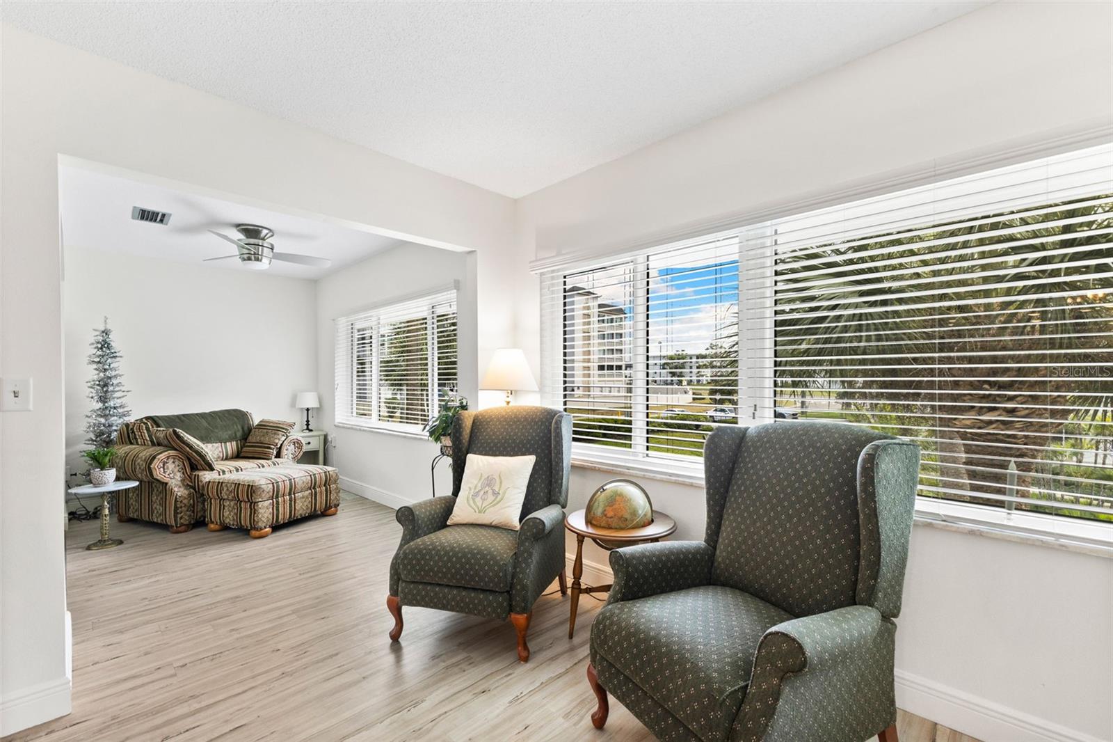 100 BLUFF VIEW DR #207B