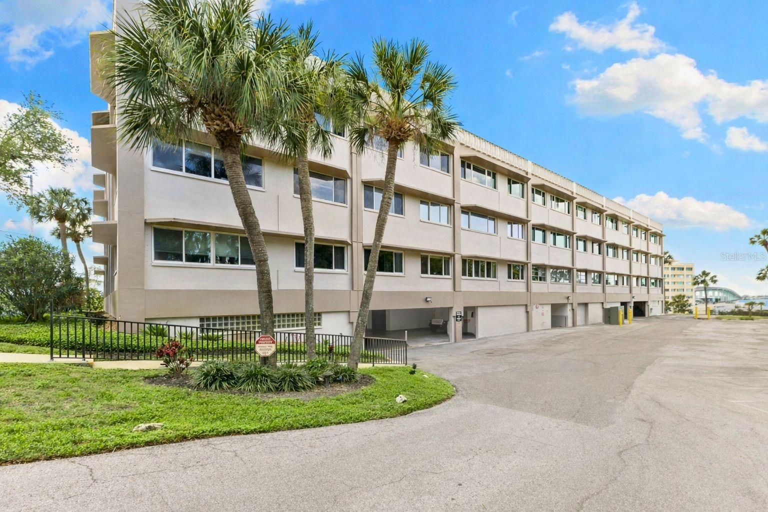 100 BLUFF VIEW DR #207B