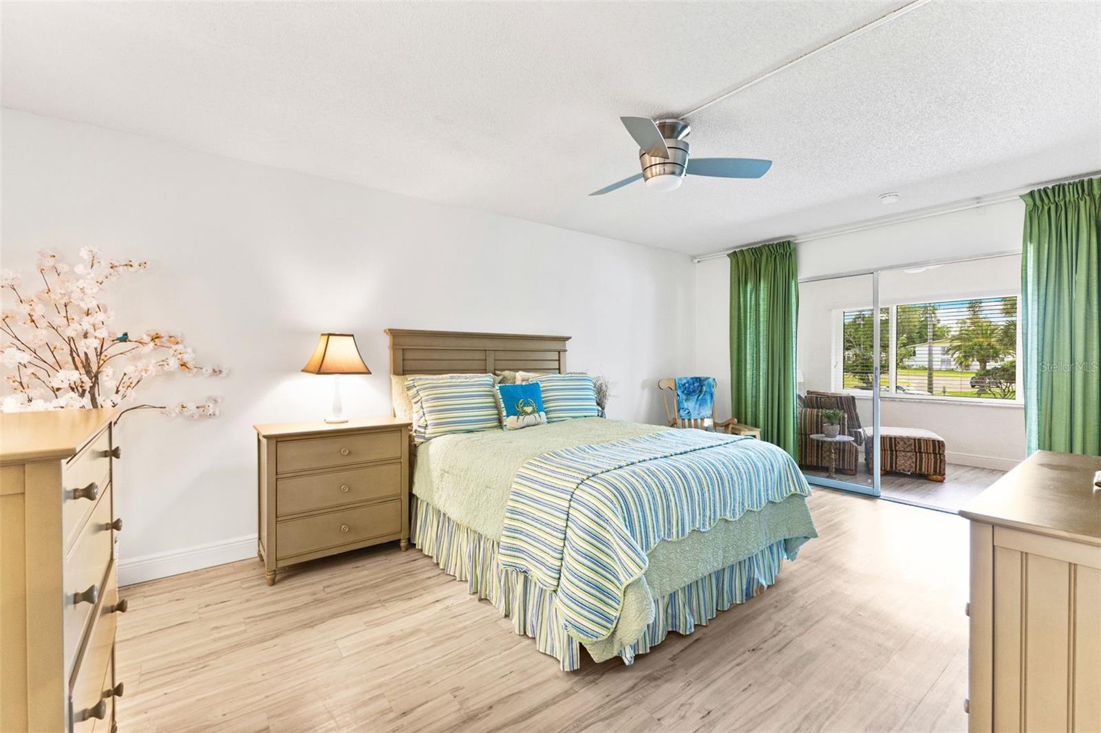 100 BLUFF VIEW DR #207B