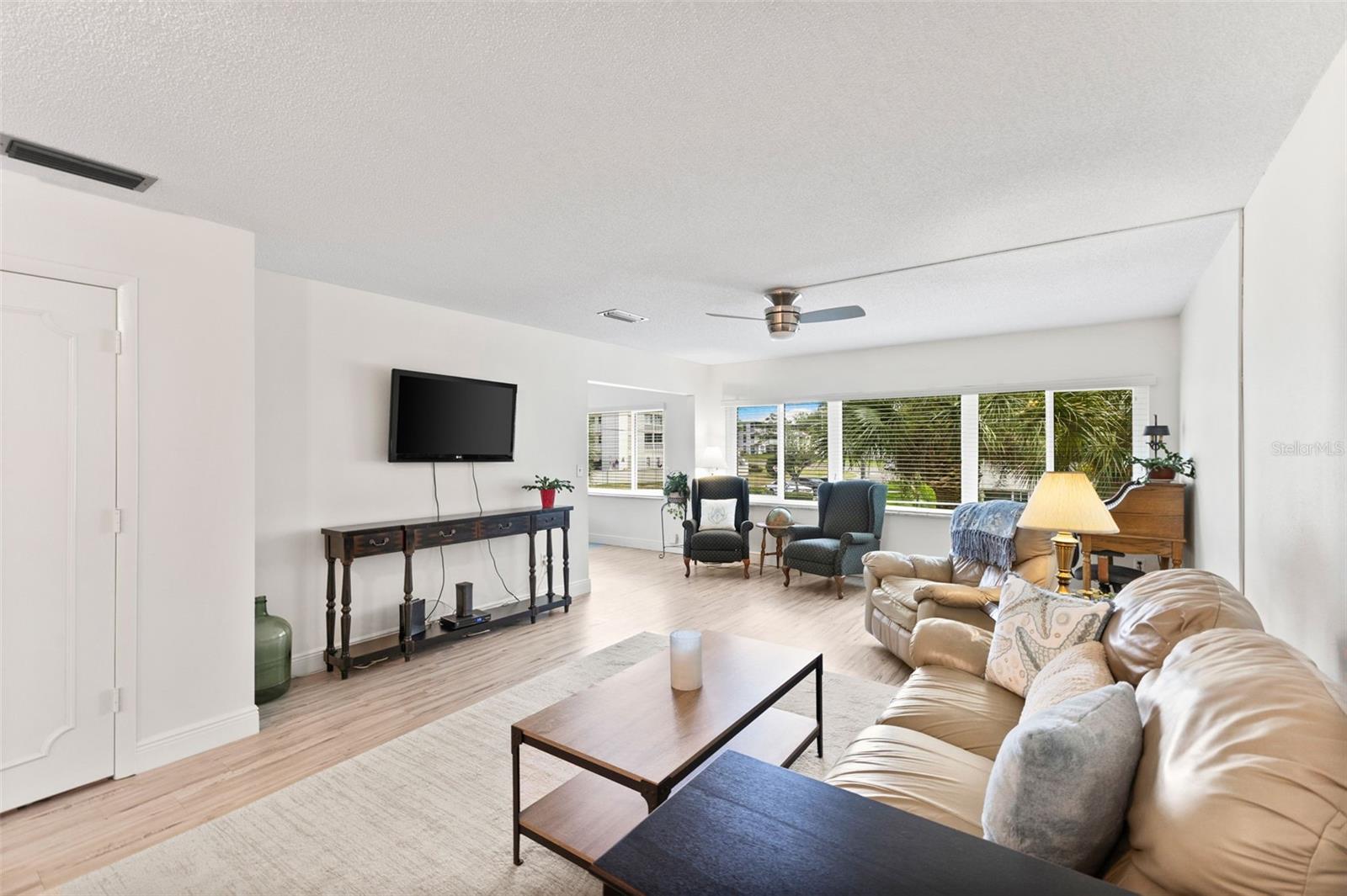 100 BLUFF VIEW DR #207B