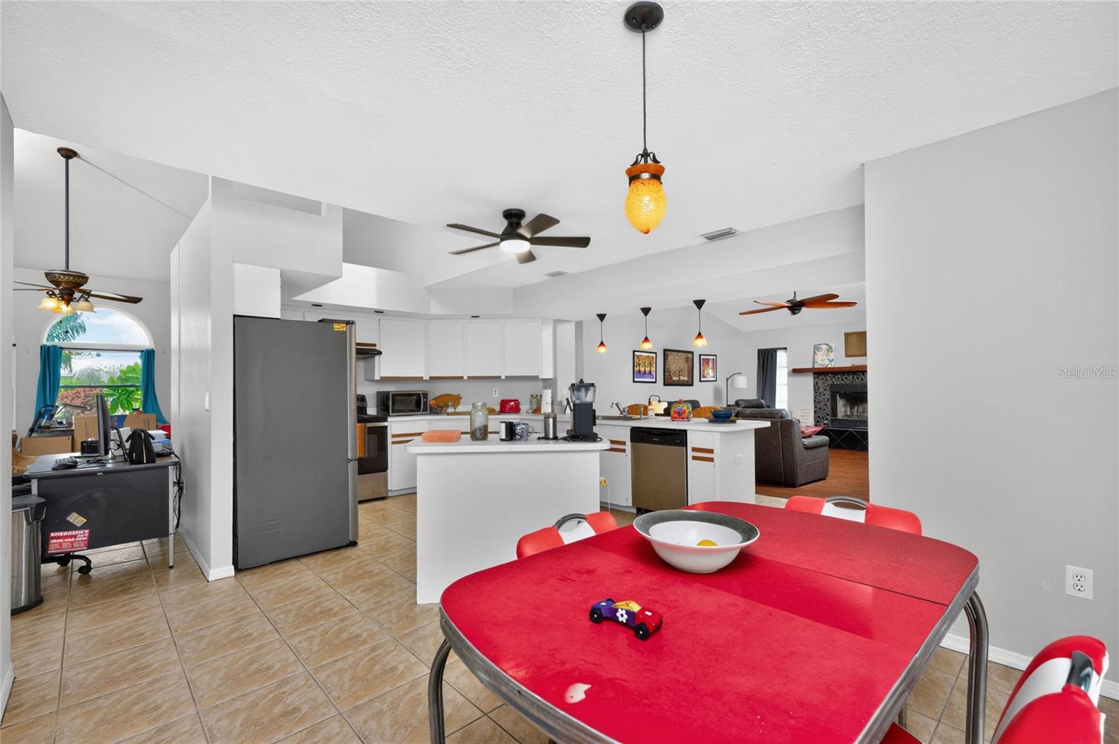 2466 NEWBURY ST