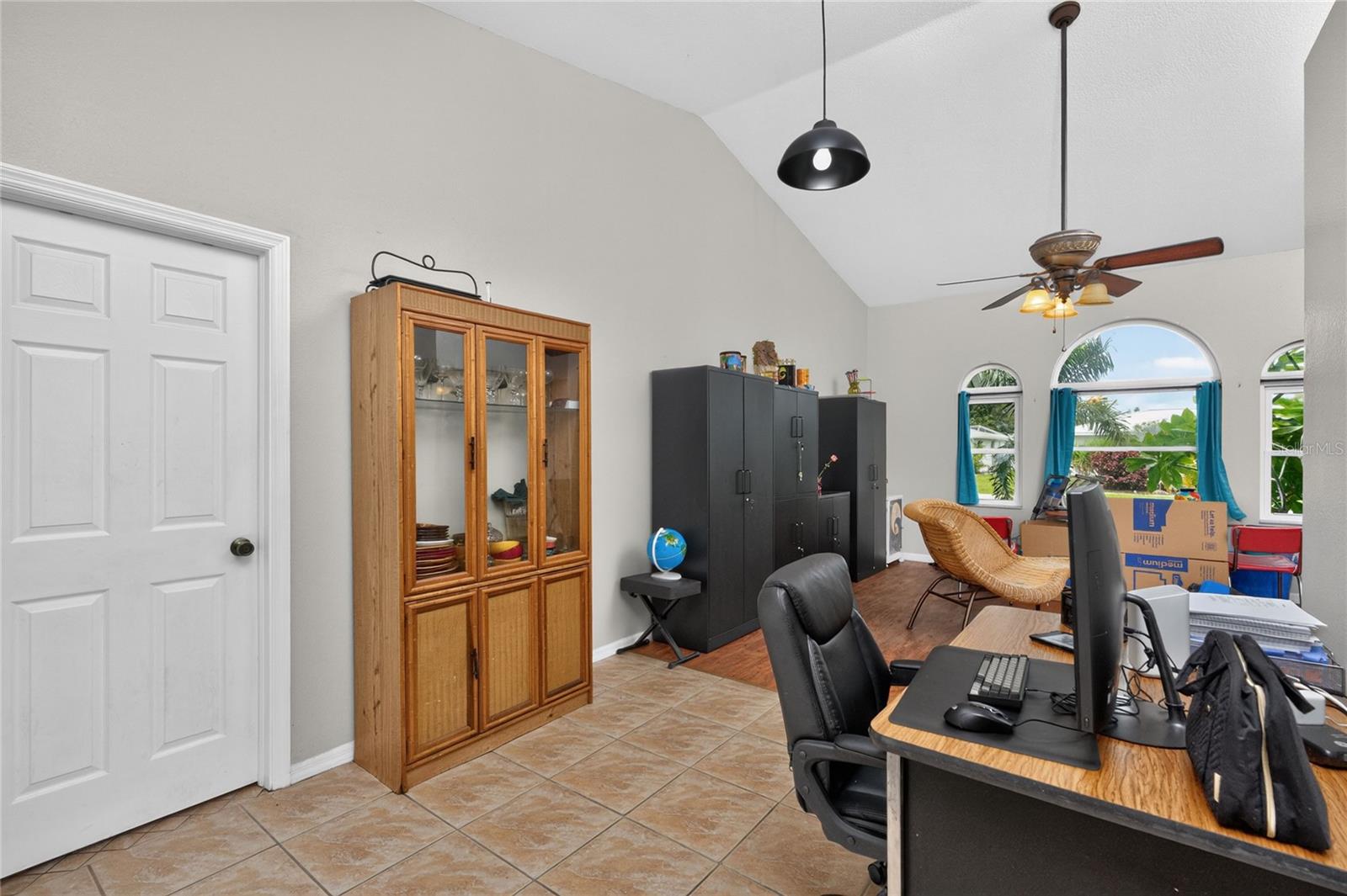 2466 NEWBURY ST