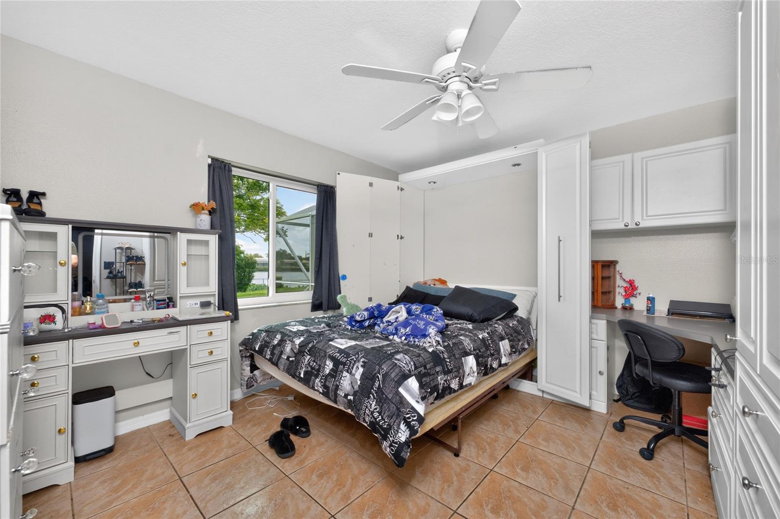 2466 NEWBURY ST