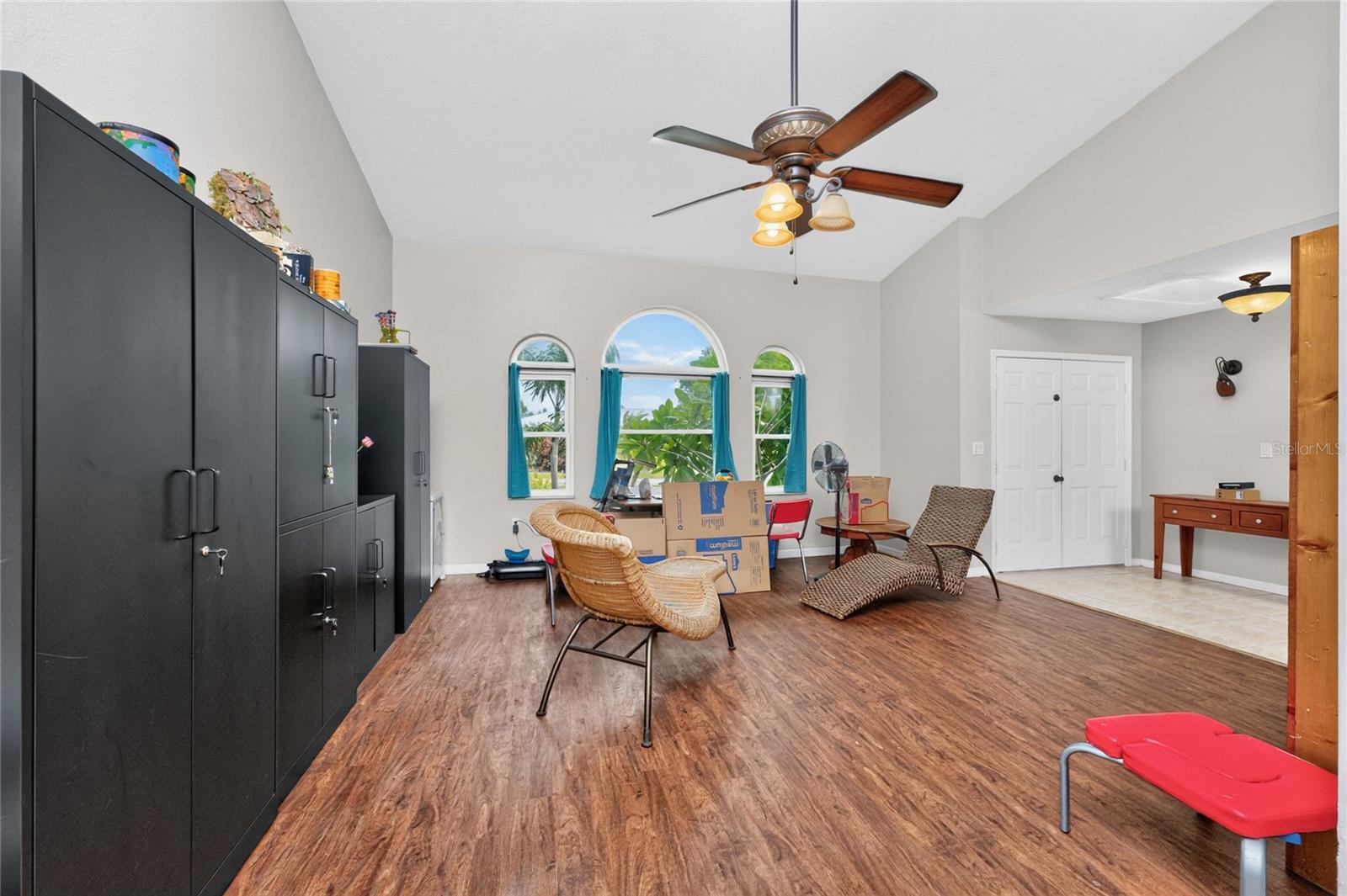 2466 NEWBURY ST