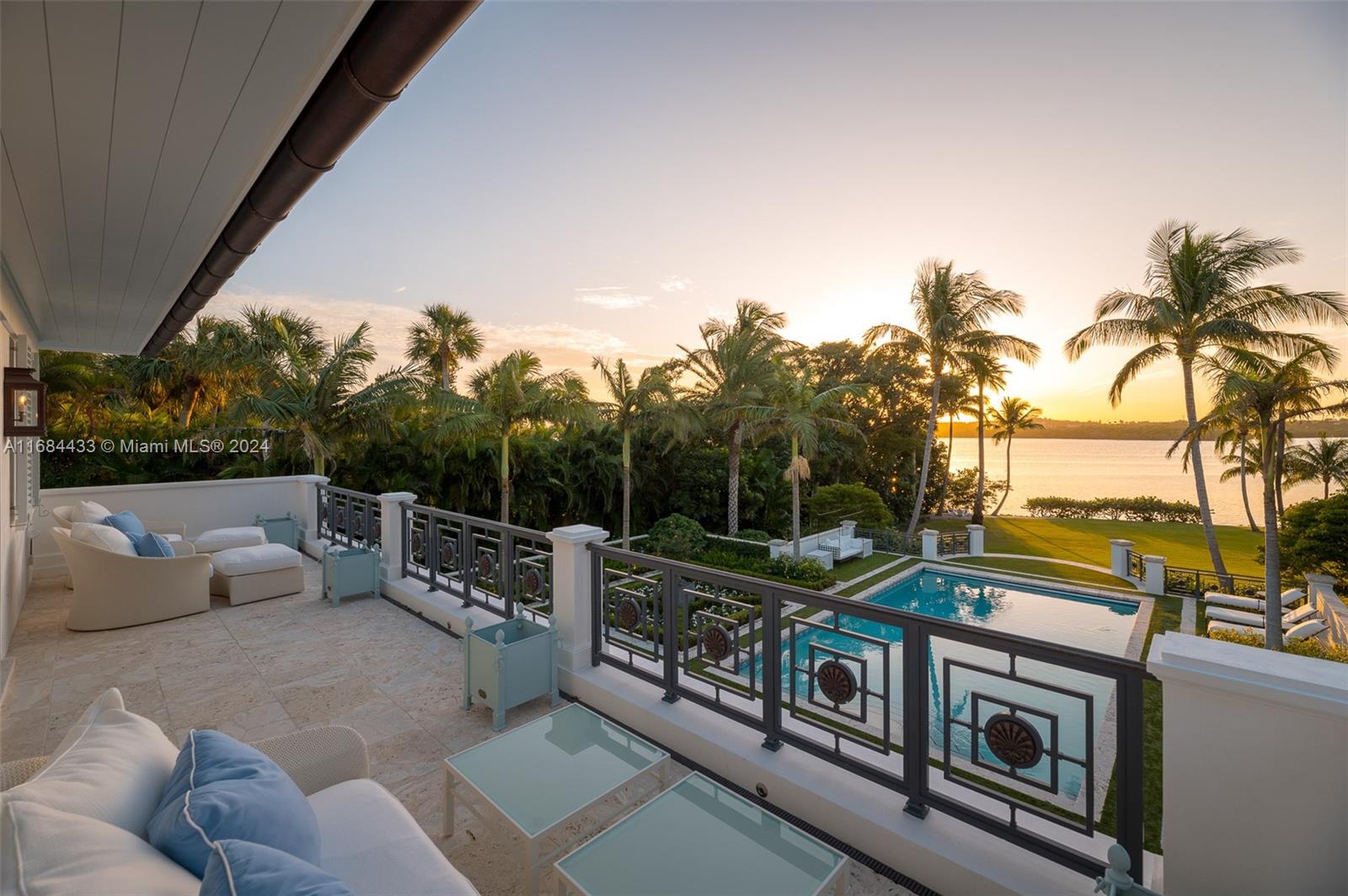 320 S Beach Rd