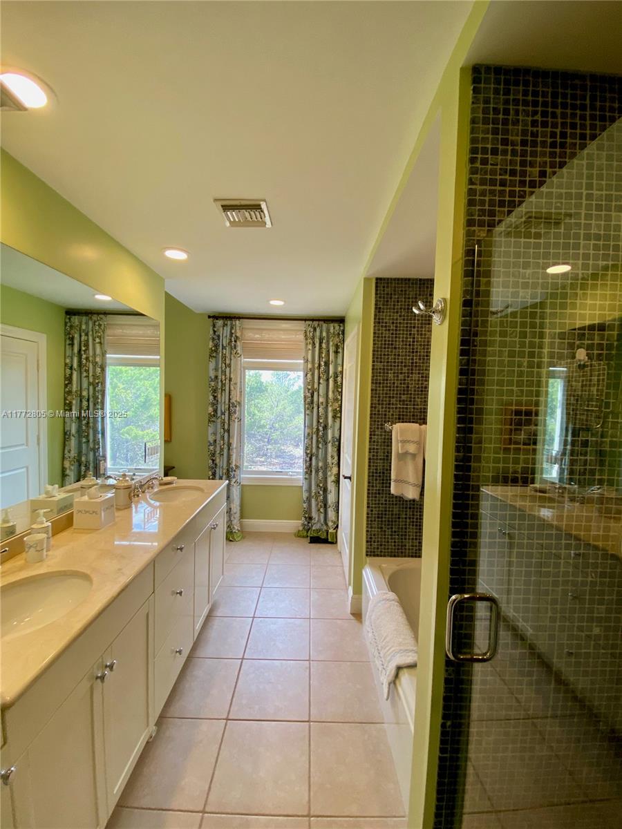 11718 SE Florida Ave 