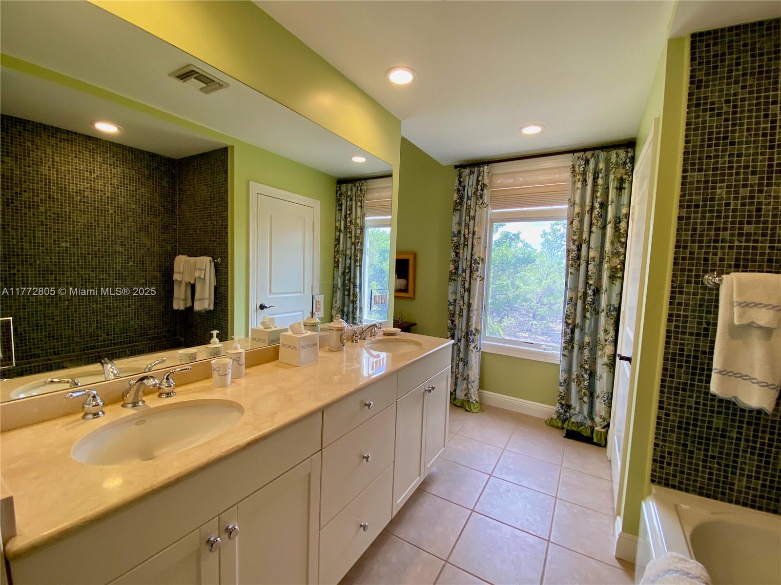 11718 SE Florida Ave 