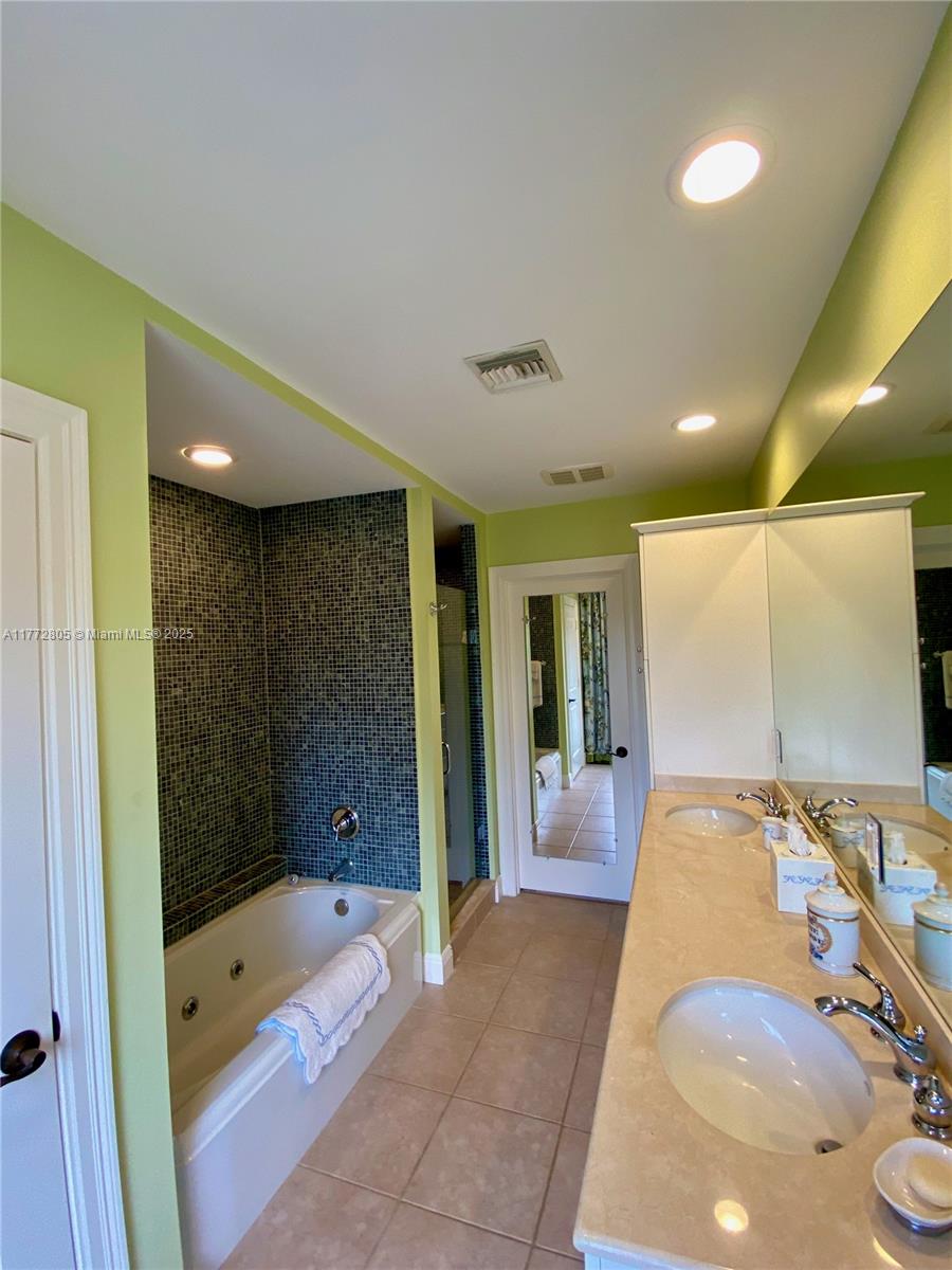 11718 SE Florida Ave 