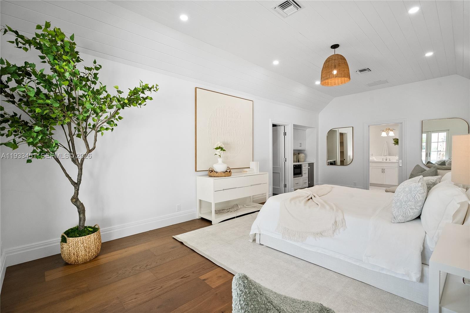 43 N Beach Rd