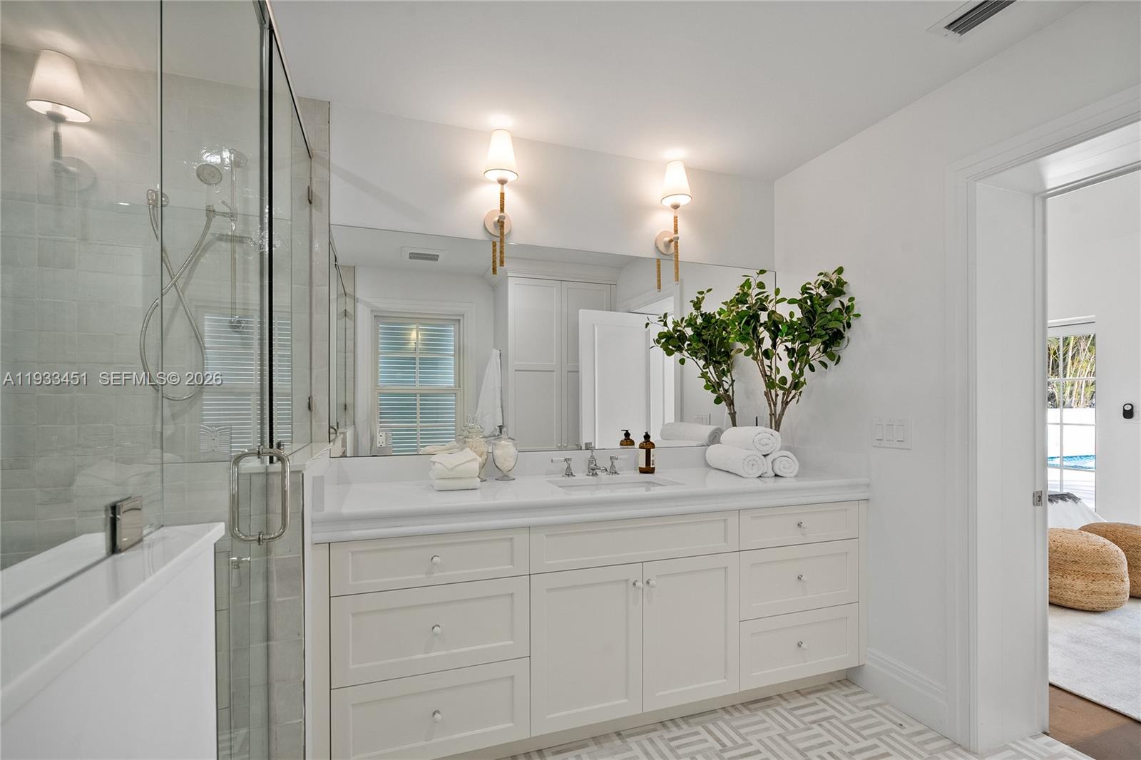 43 N Beach Rd