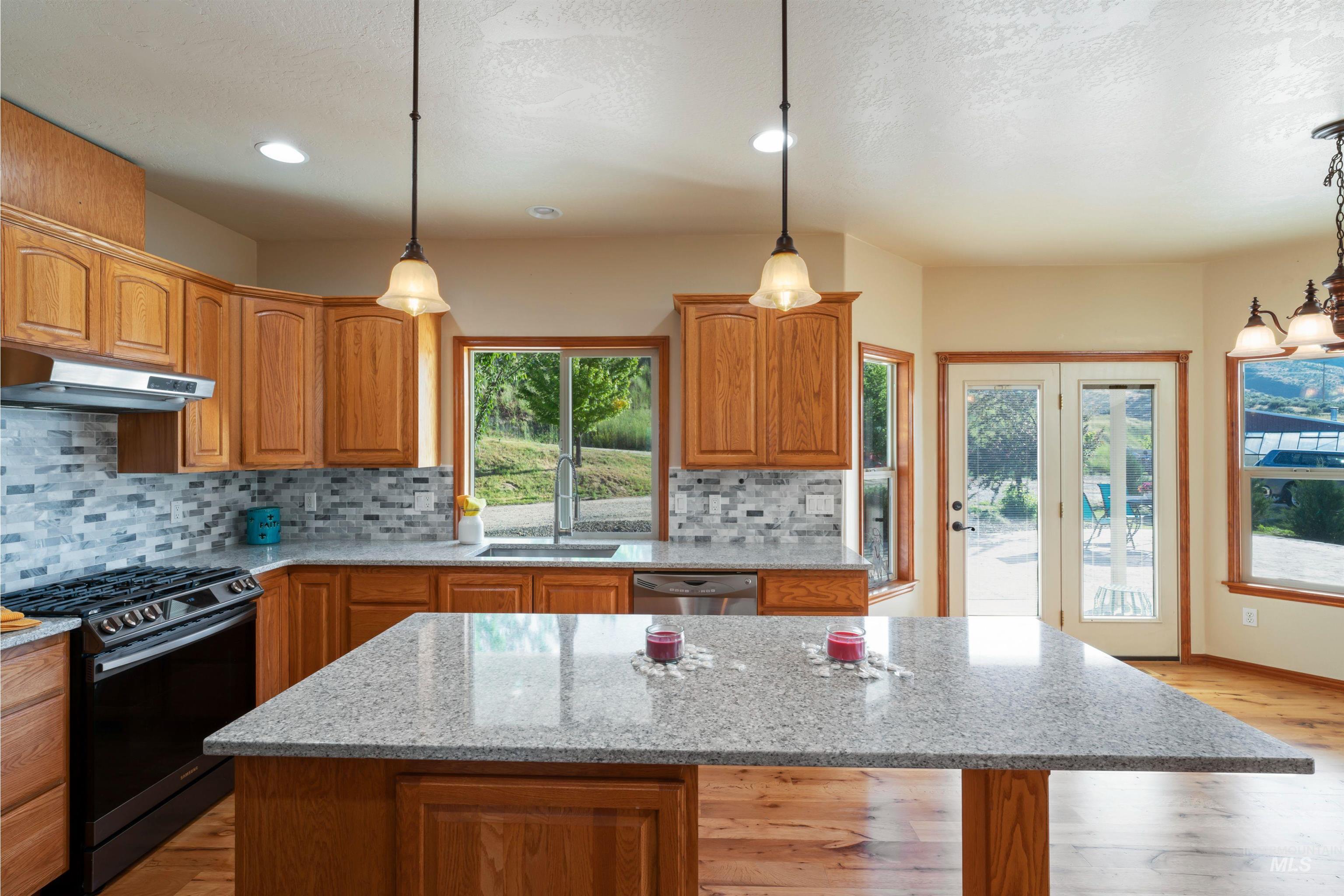 7055 Horse Haven Lane