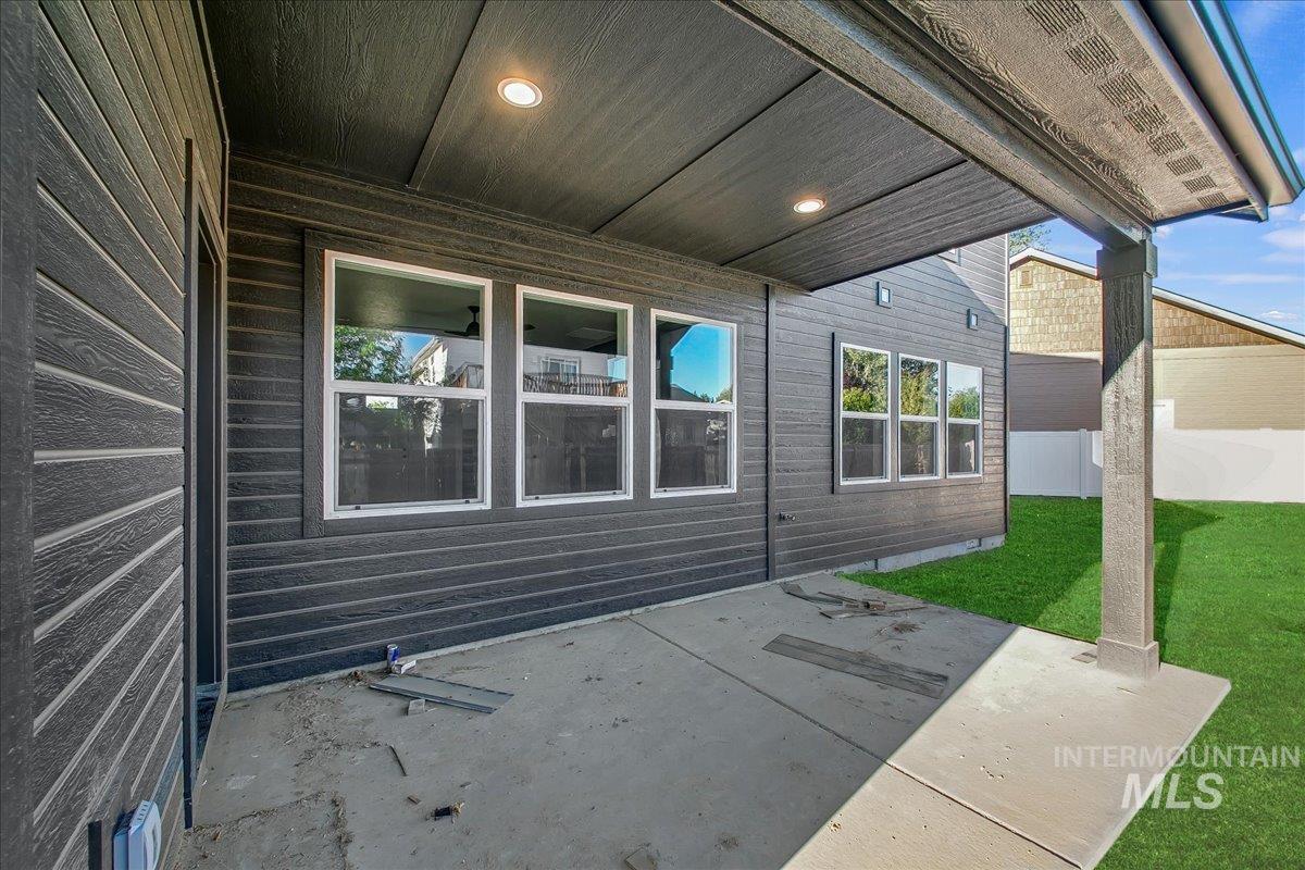 670 S Spoonbill Ave