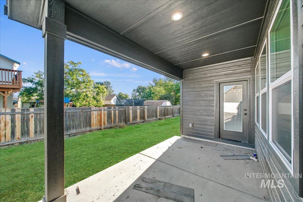 670 S Spoonbill Ave