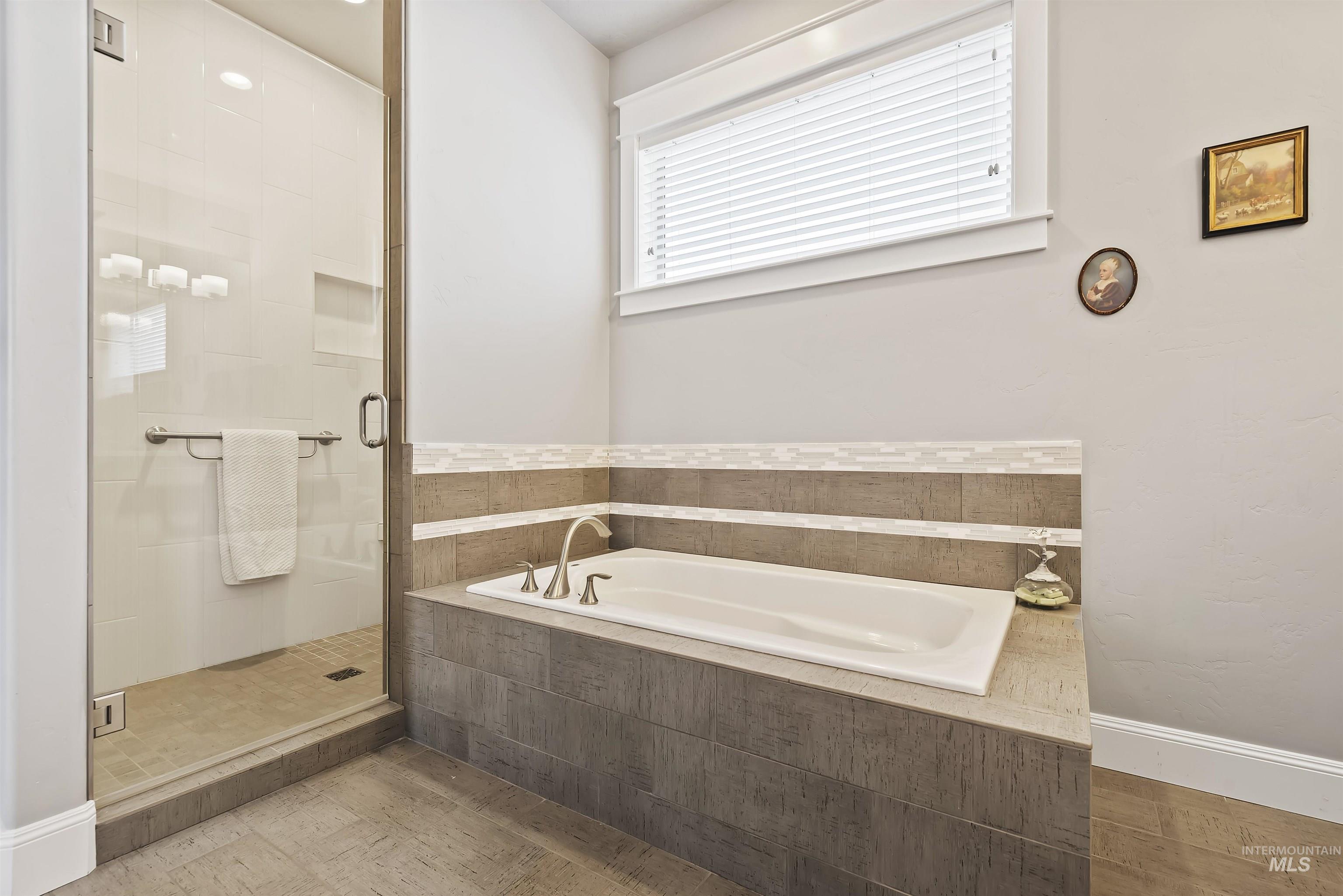 1336 E Green Haven St