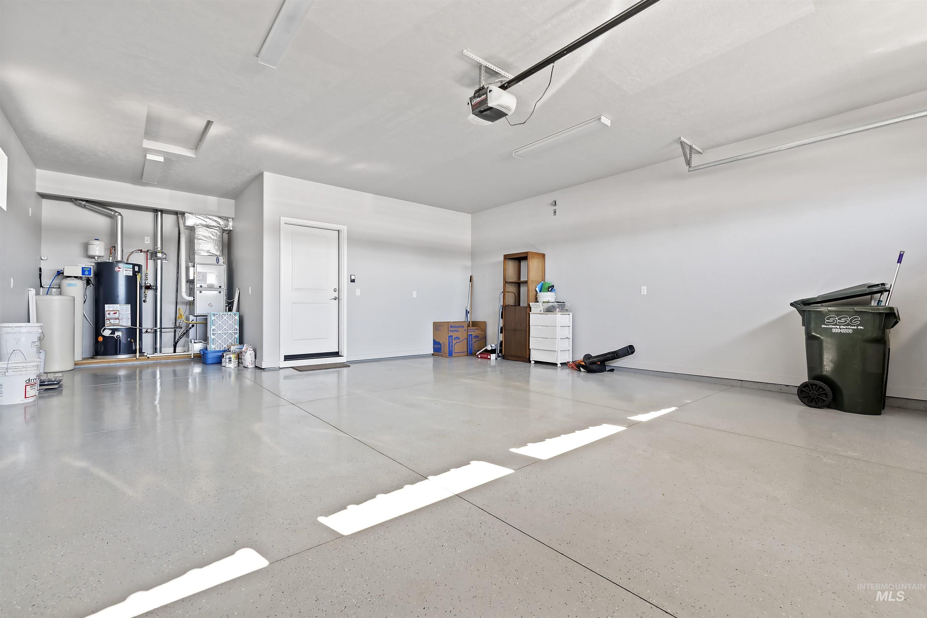 1336 E Green Haven St