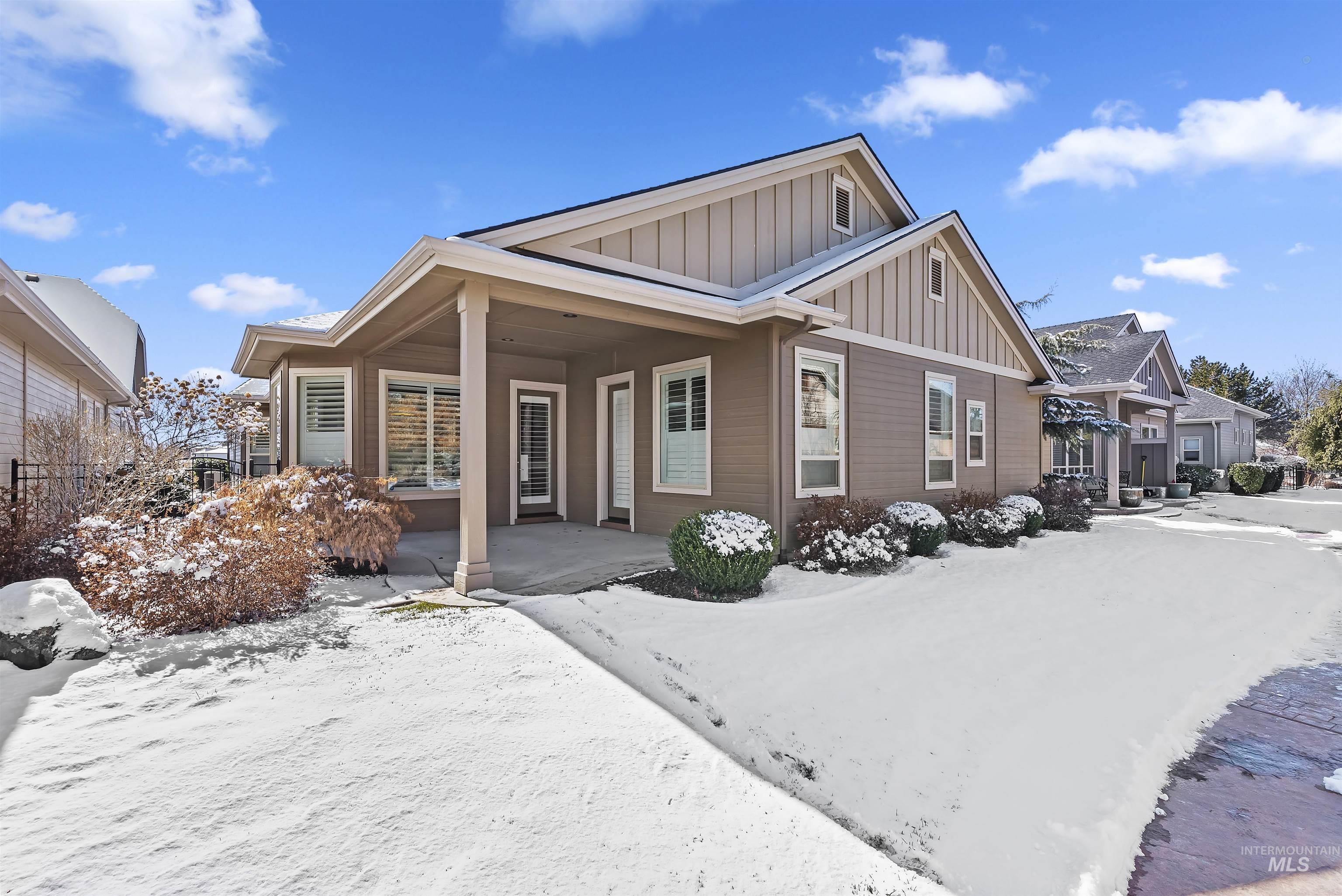 1336 E Green Haven St