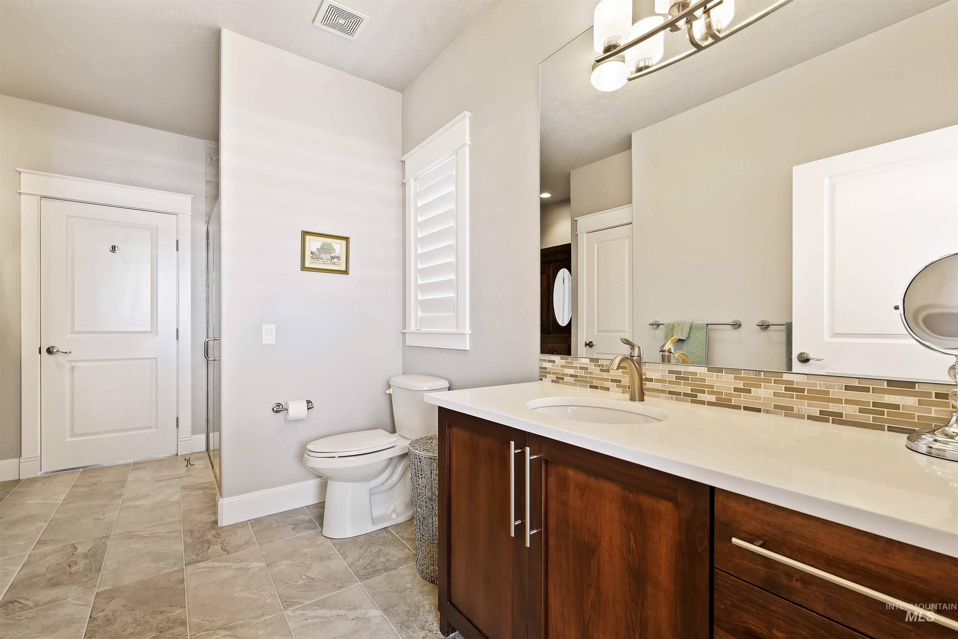 1336 E Green Haven St