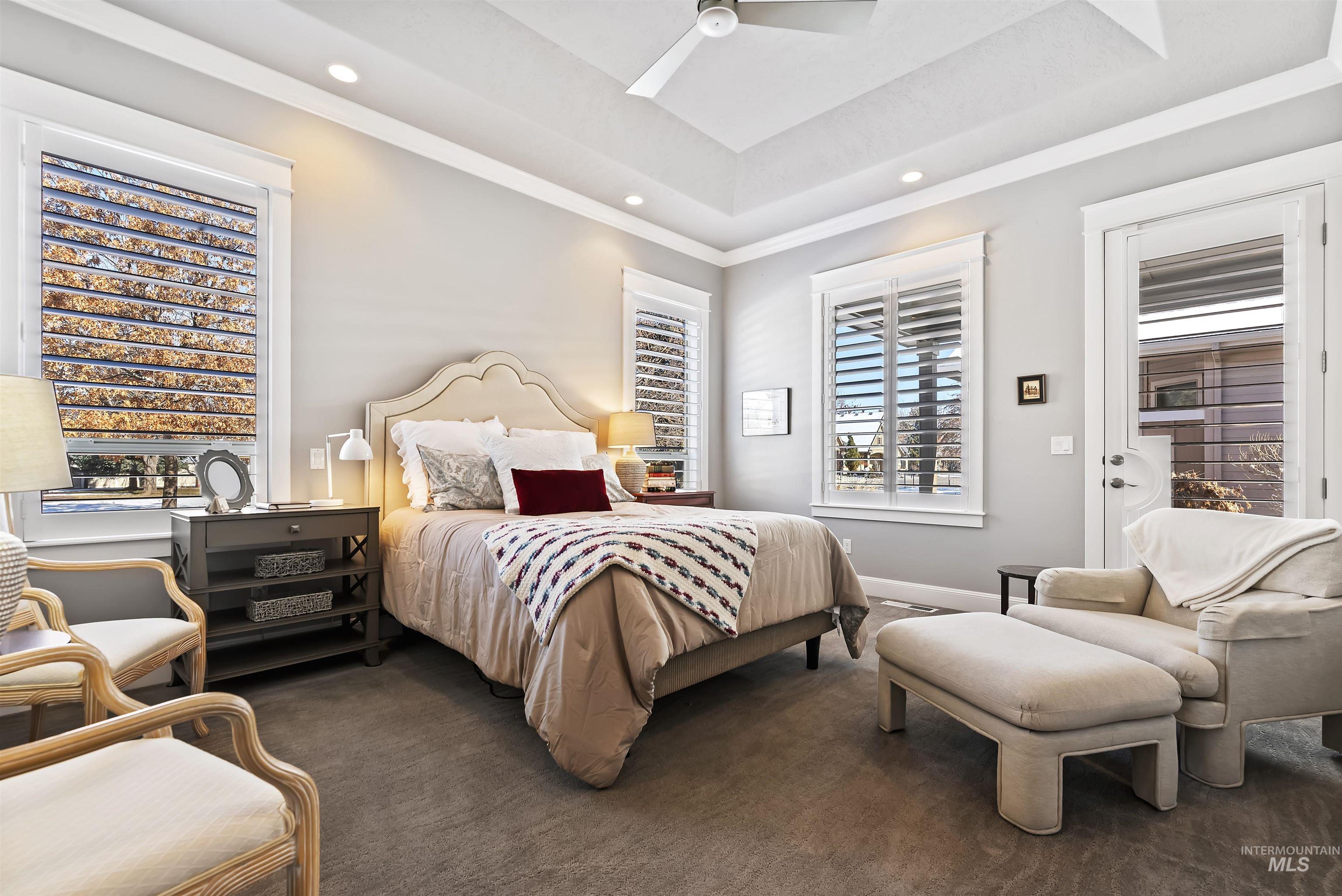 1336 E Green Haven St