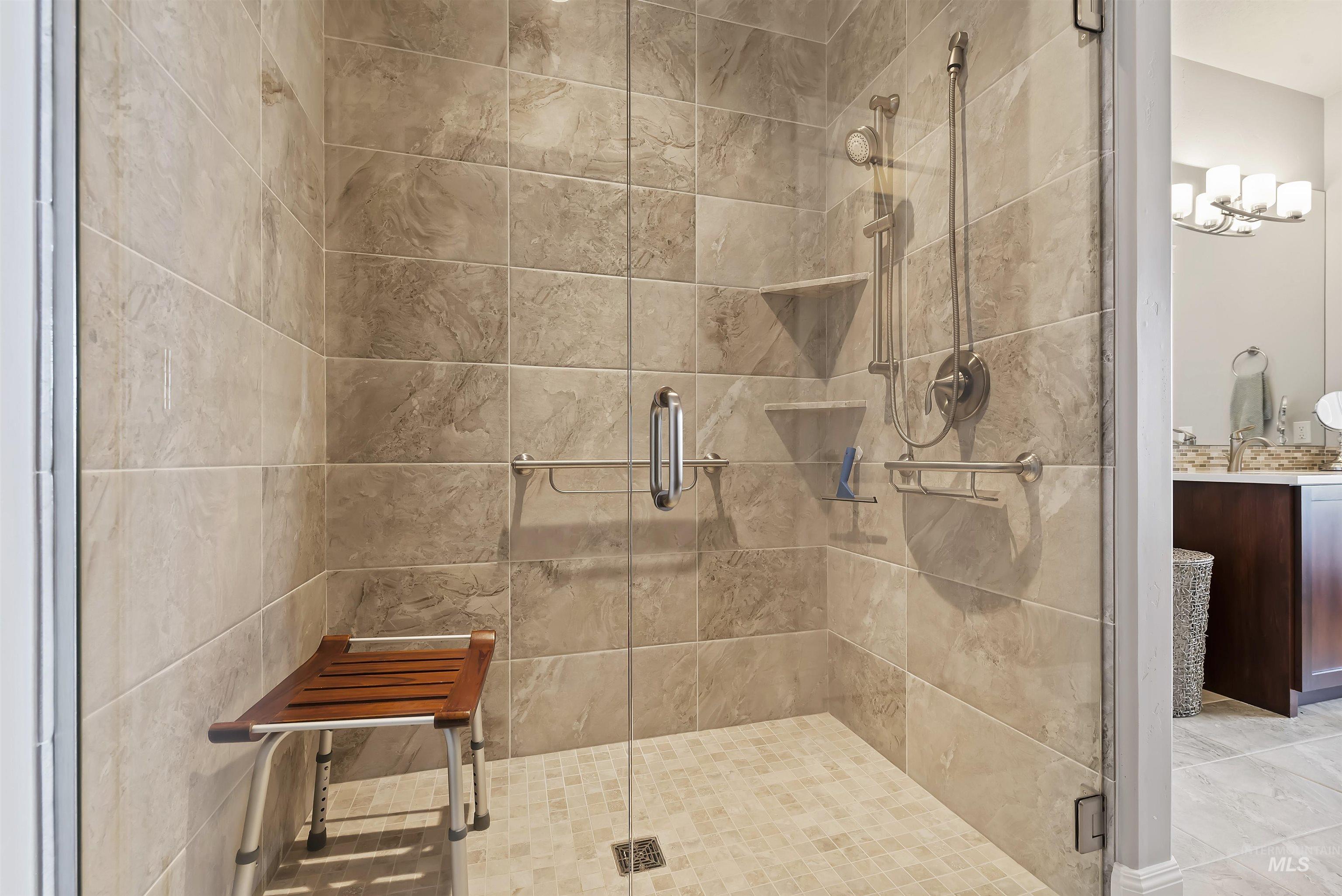 1336 E Green Haven St