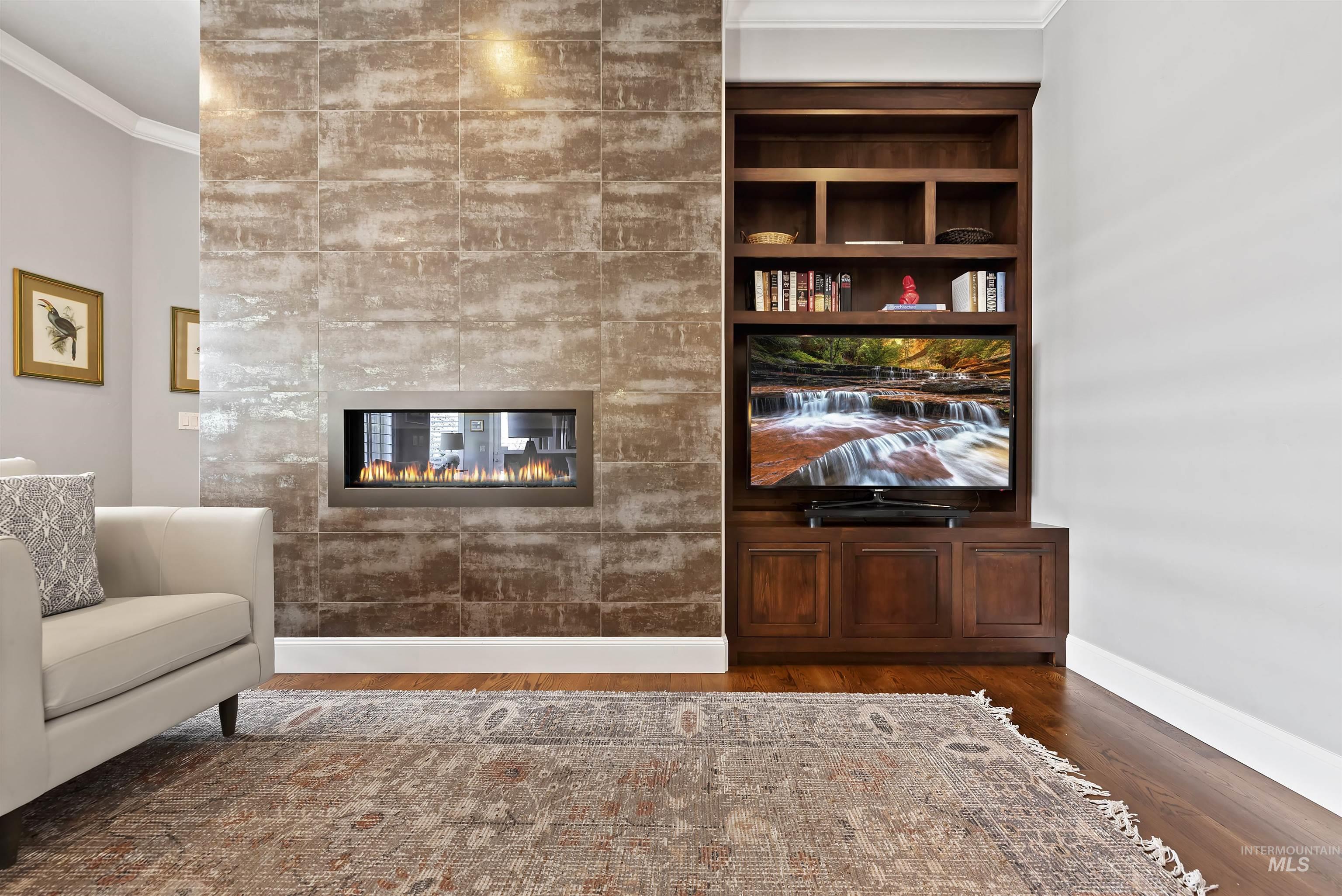 1336 E Green Haven St