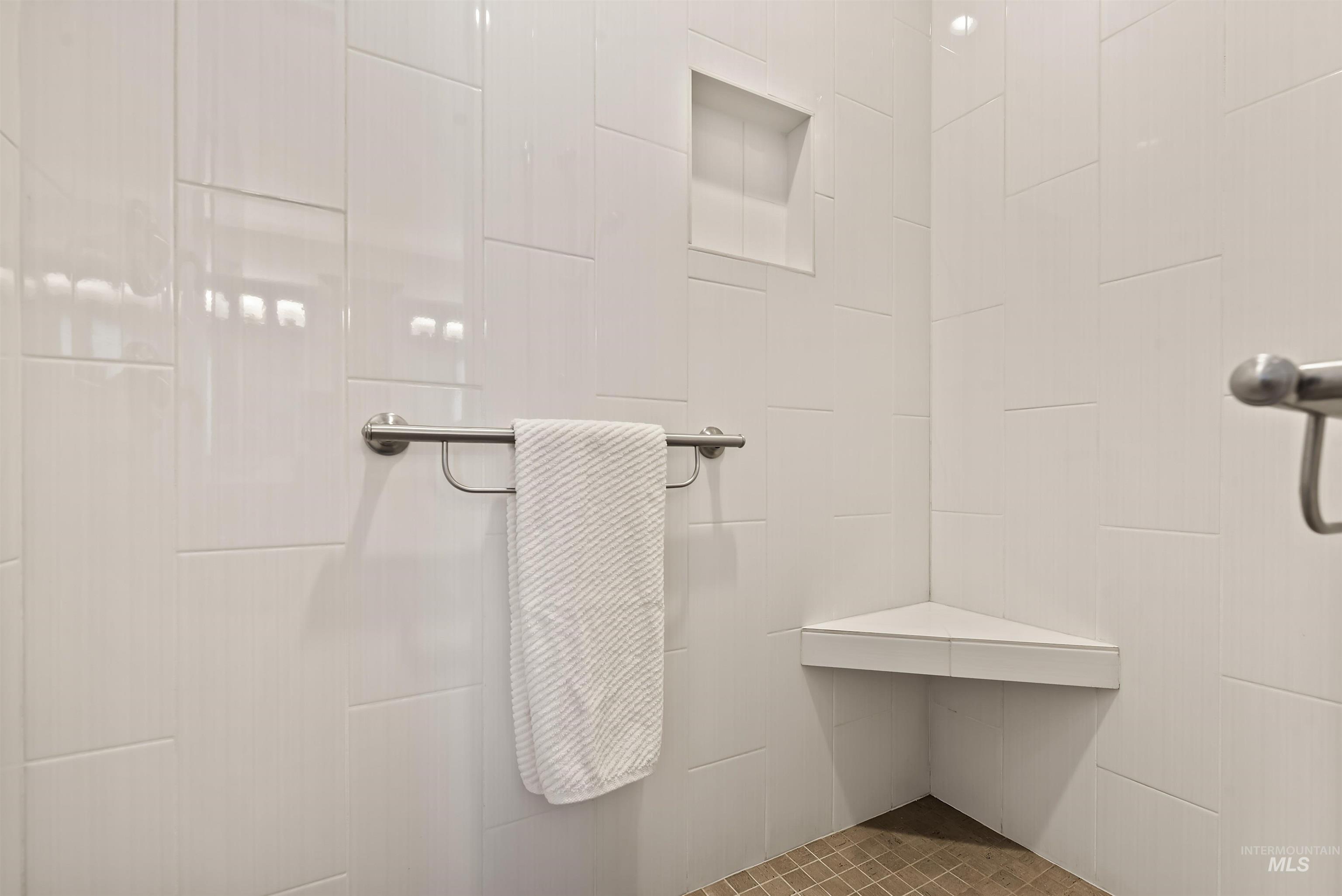 1336 E Green Haven St