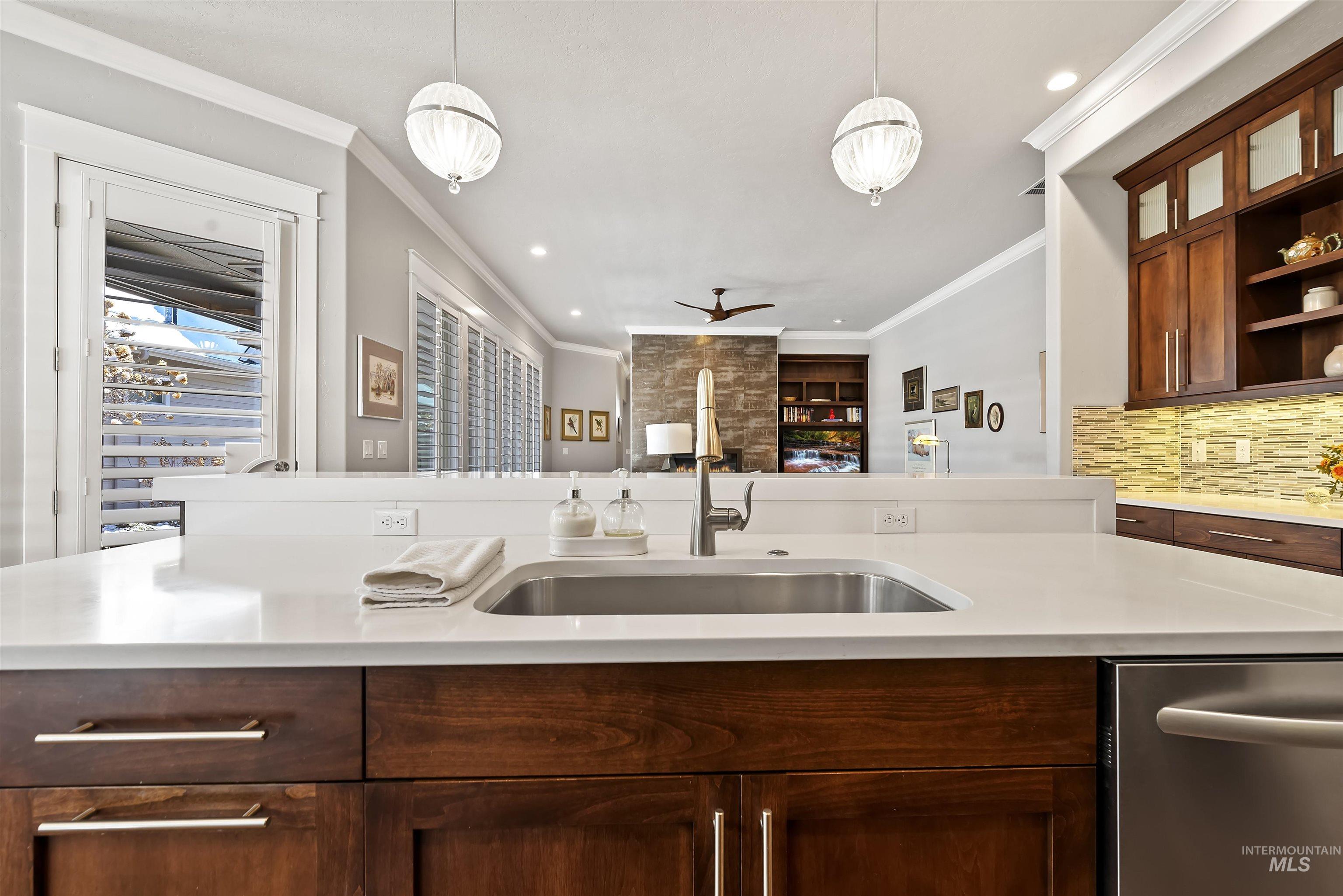 1336 E Green Haven St