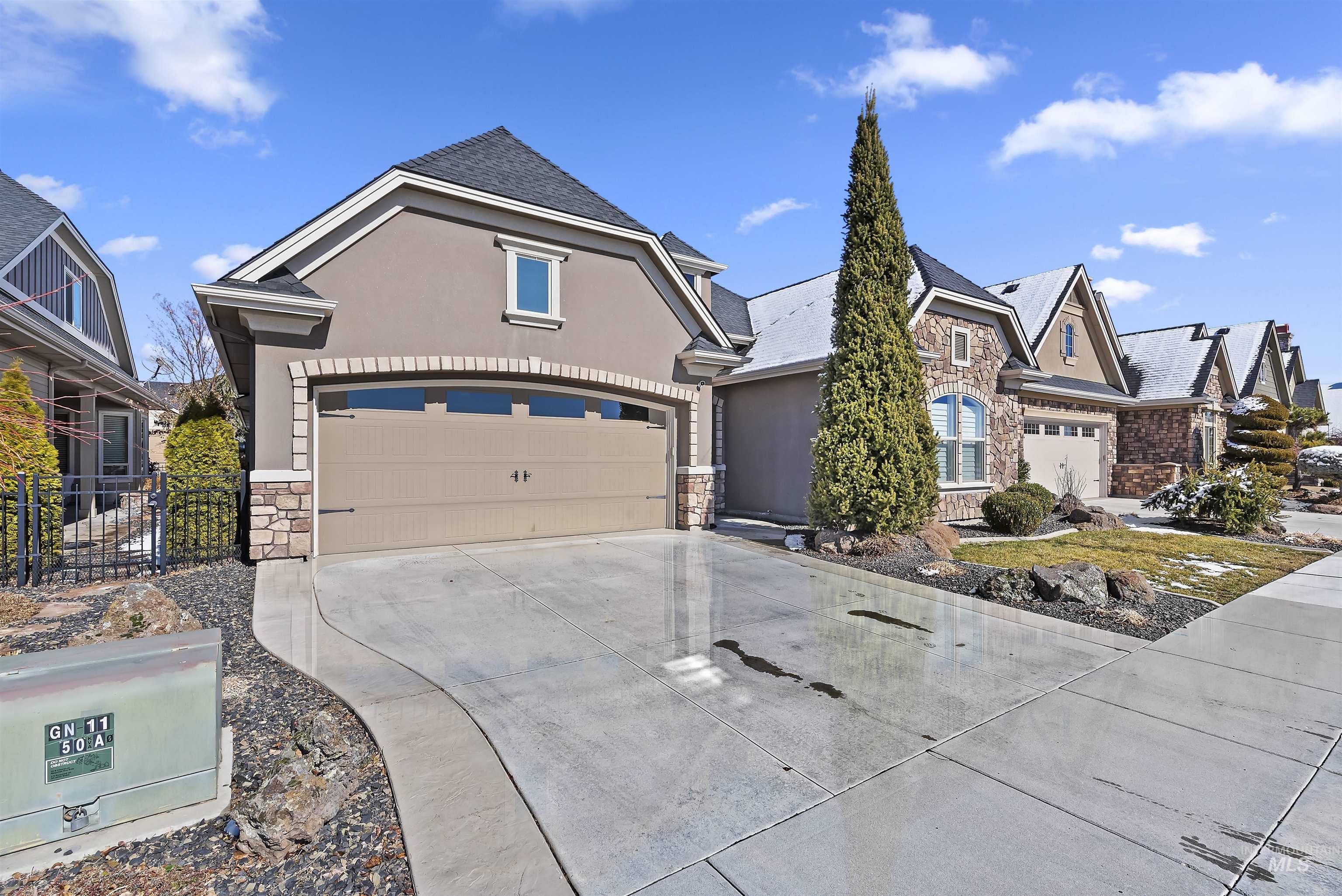 1336 E Green Haven St