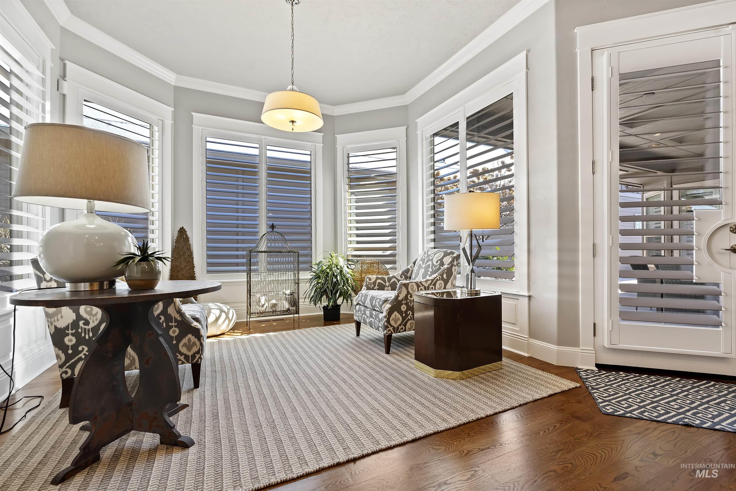 1336 E Green Haven St