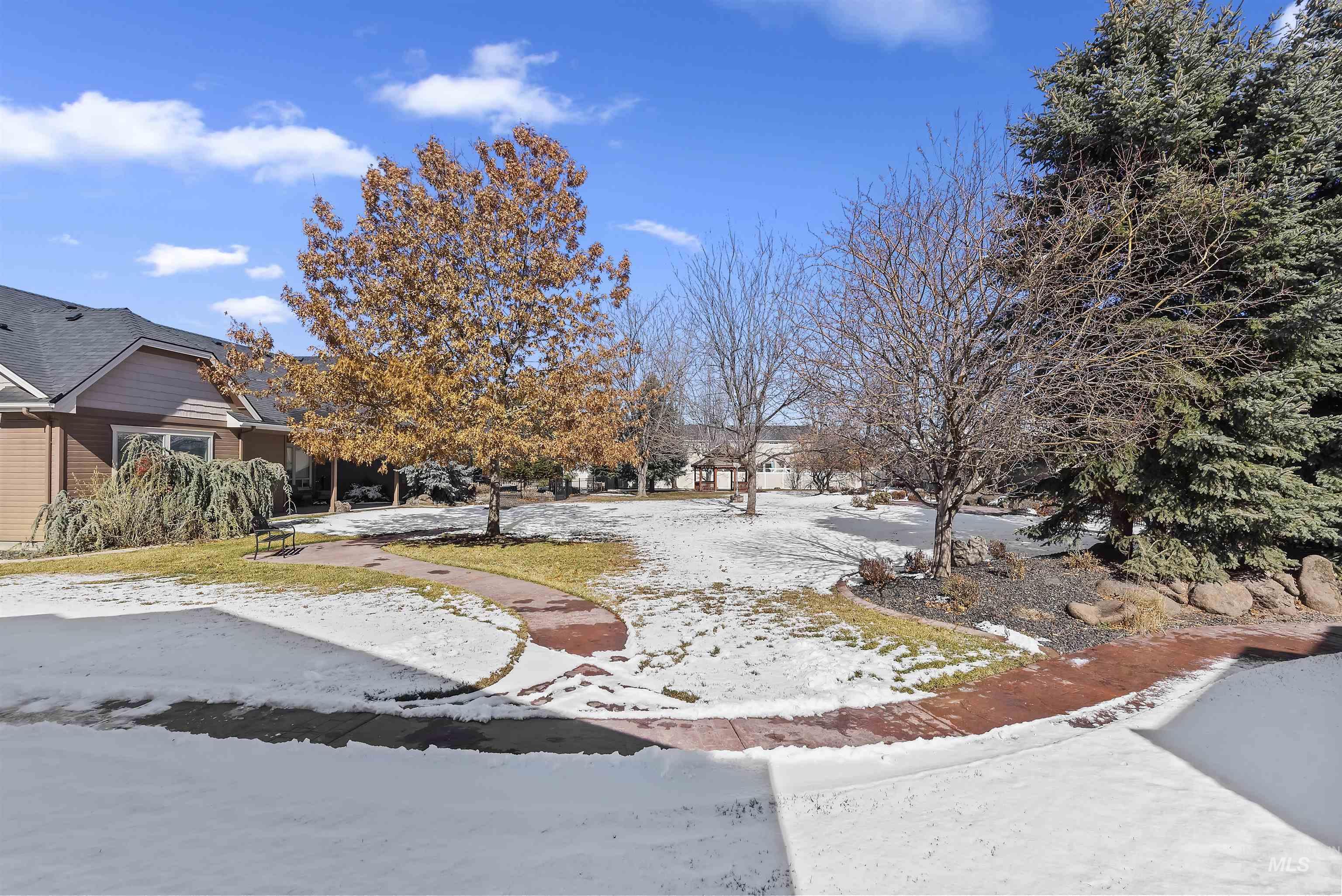 1336 E Green Haven St