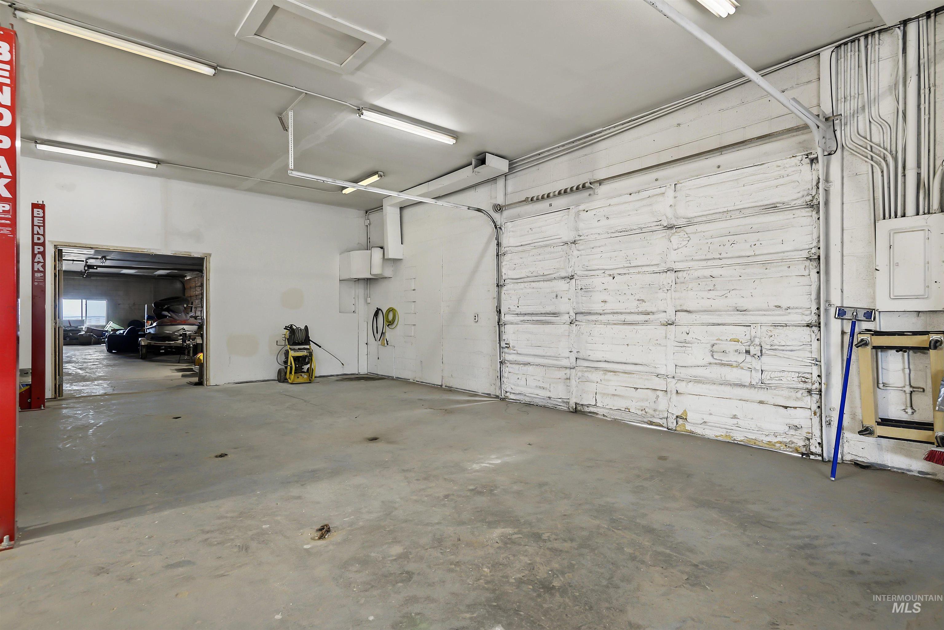 22553 Old Highway 30