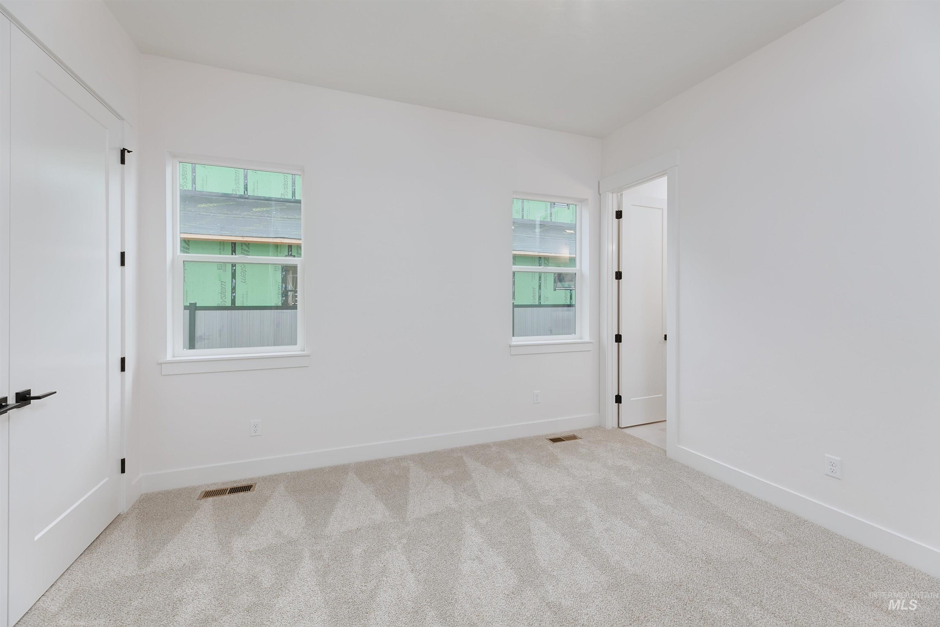 5608 W Polecat Dr