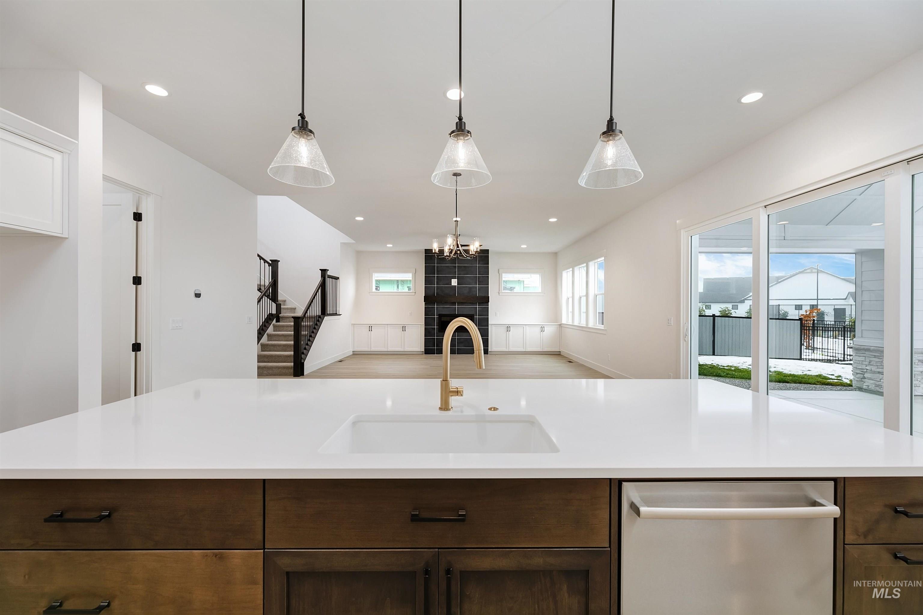 5608 W Polecat Dr