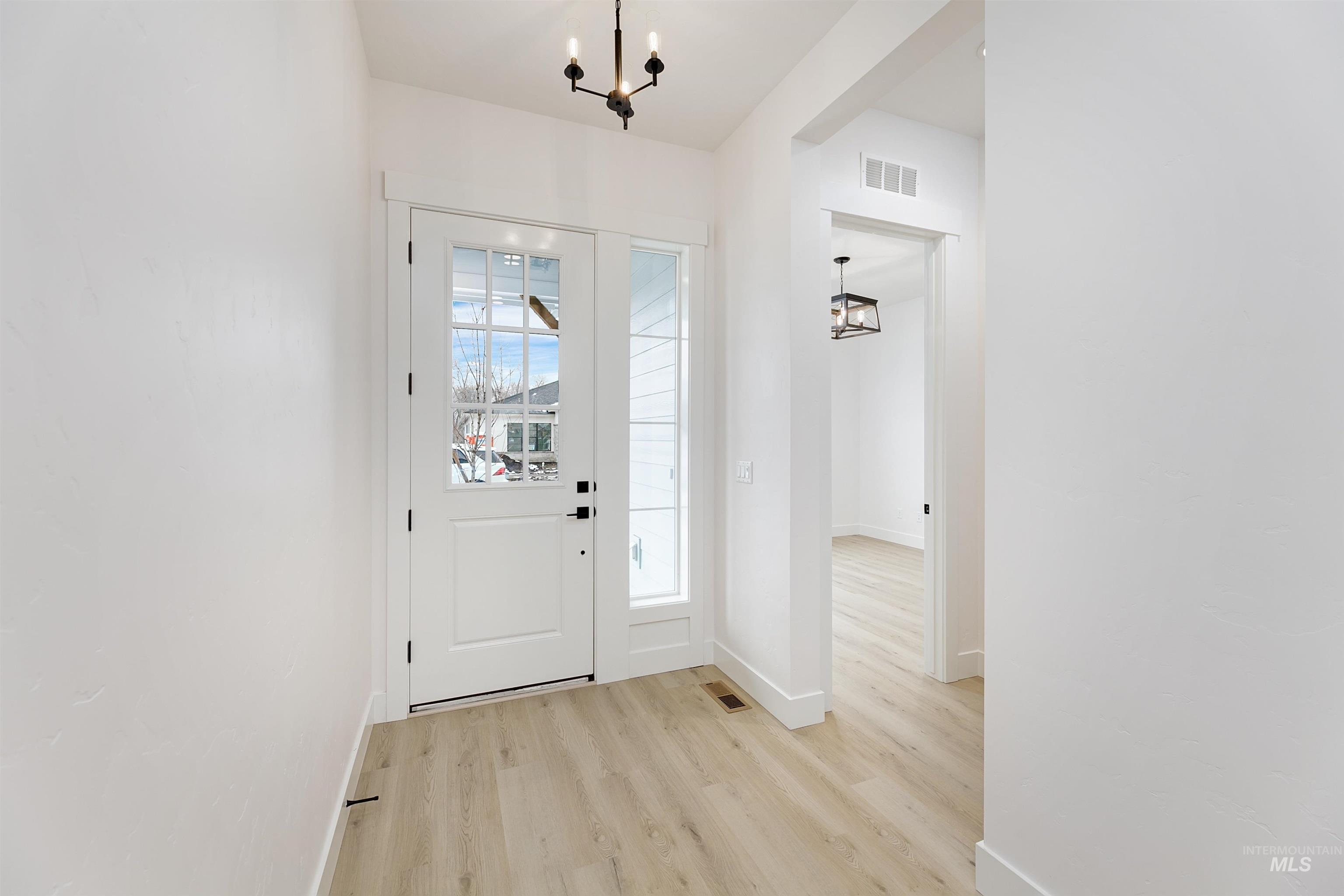 125 S Eagles Roost Way