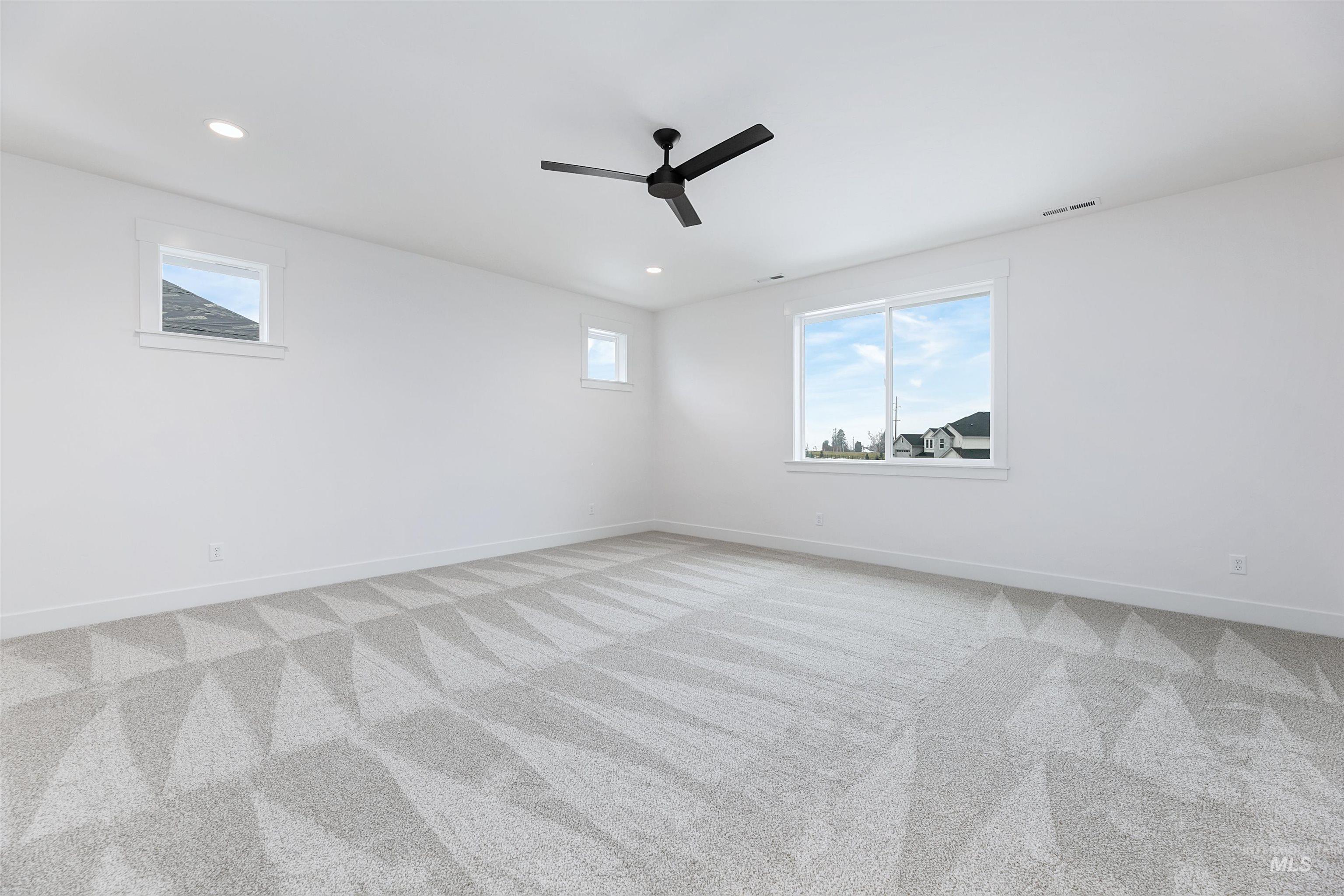 125 S Eagles Roost Way