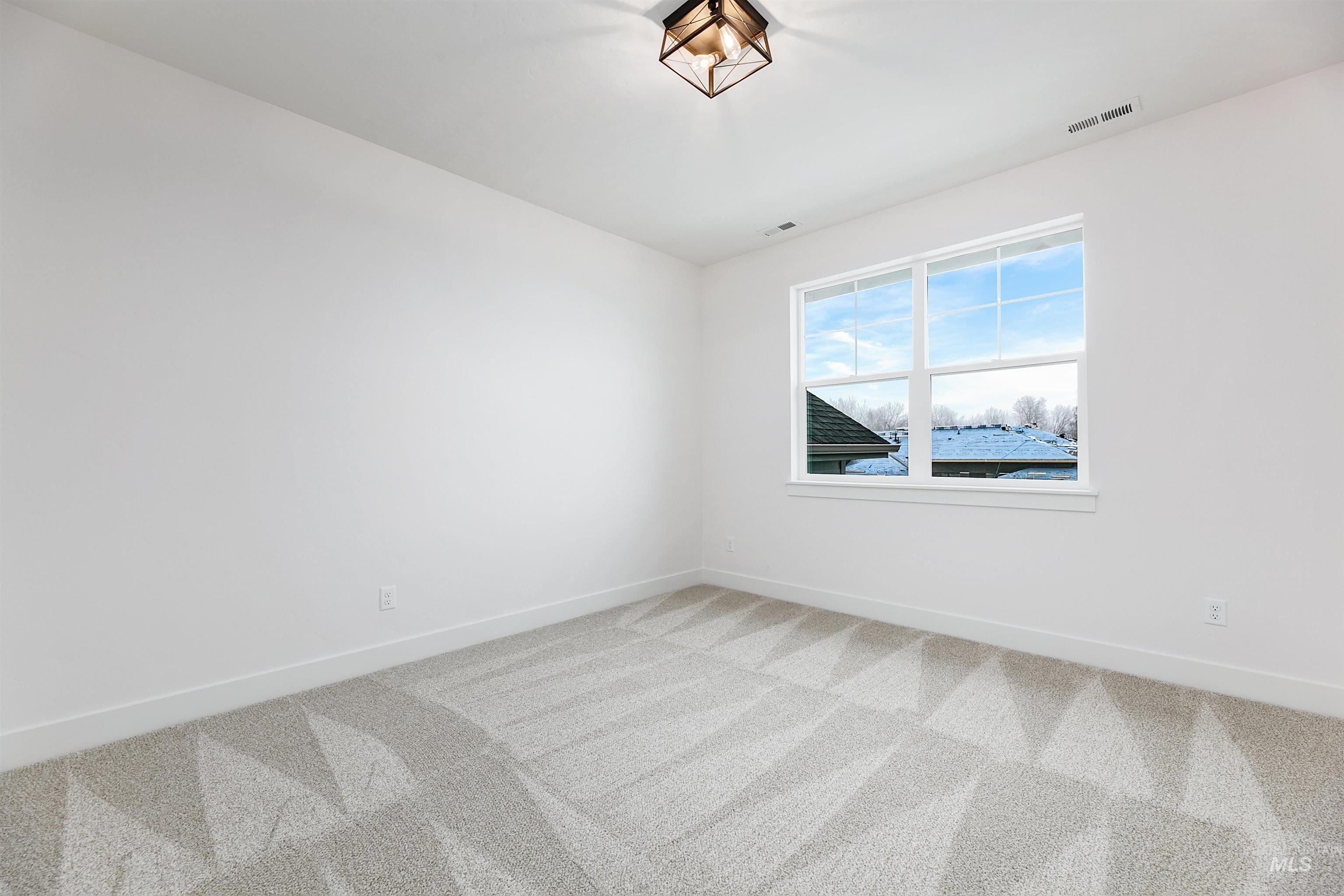 125 S Eagles Roost Way